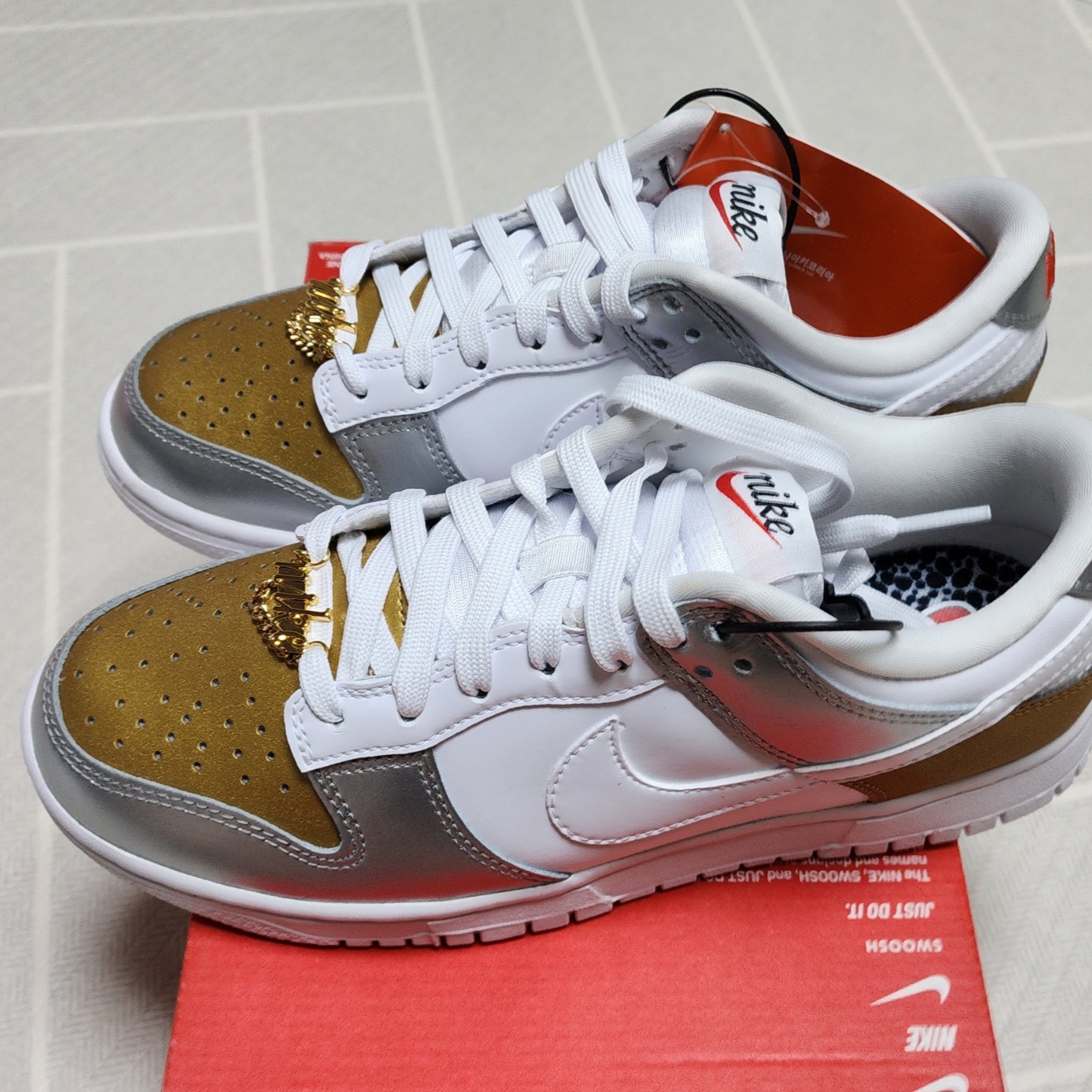 (W) Nike Dunk Low SE Heirloom 착용 스타일 - 2