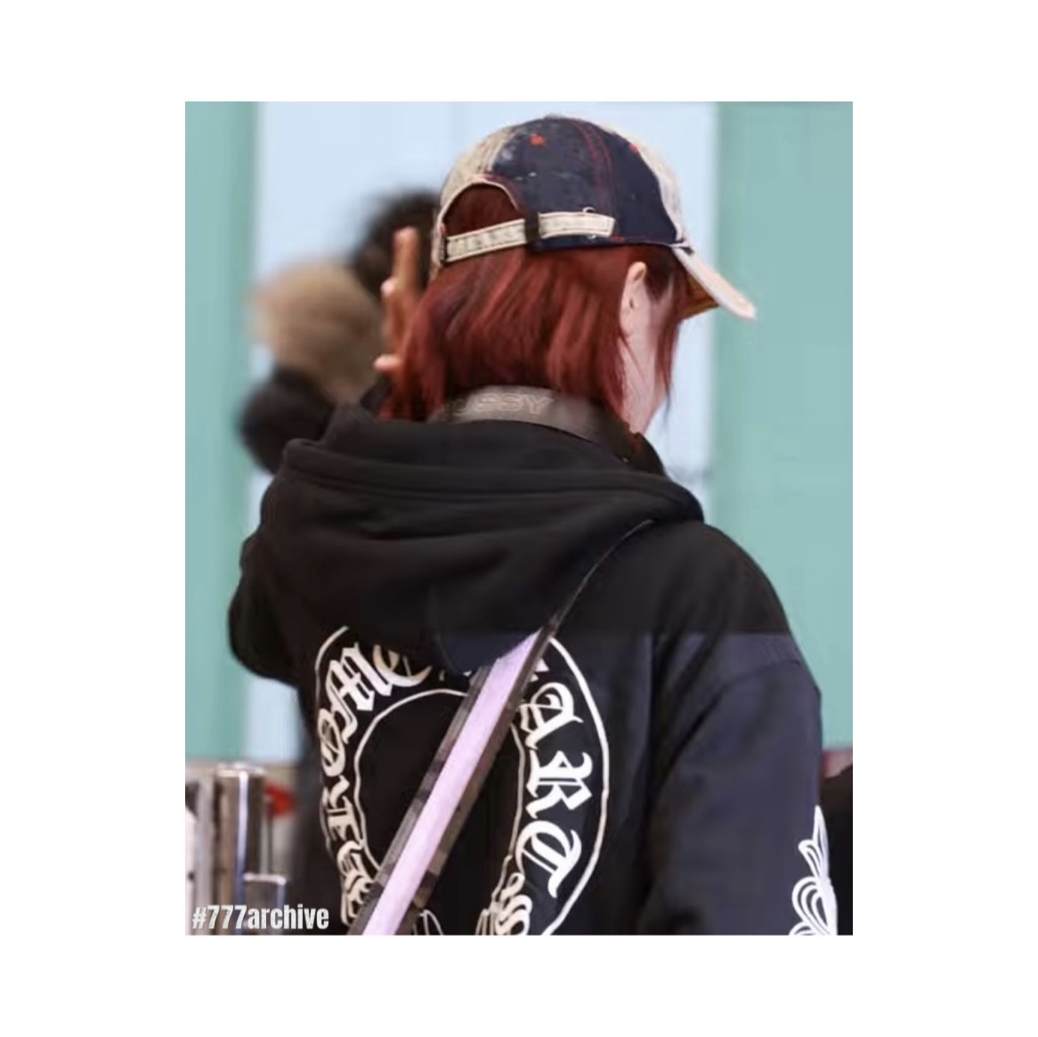 Chrome Hearts Horseshoe Floral Heavyweight Zip-Up Hoodie Black, Stussy x Beats Studio Pro Wireless Headphone Black (Korean Ver.) 착용 스타일 - 3