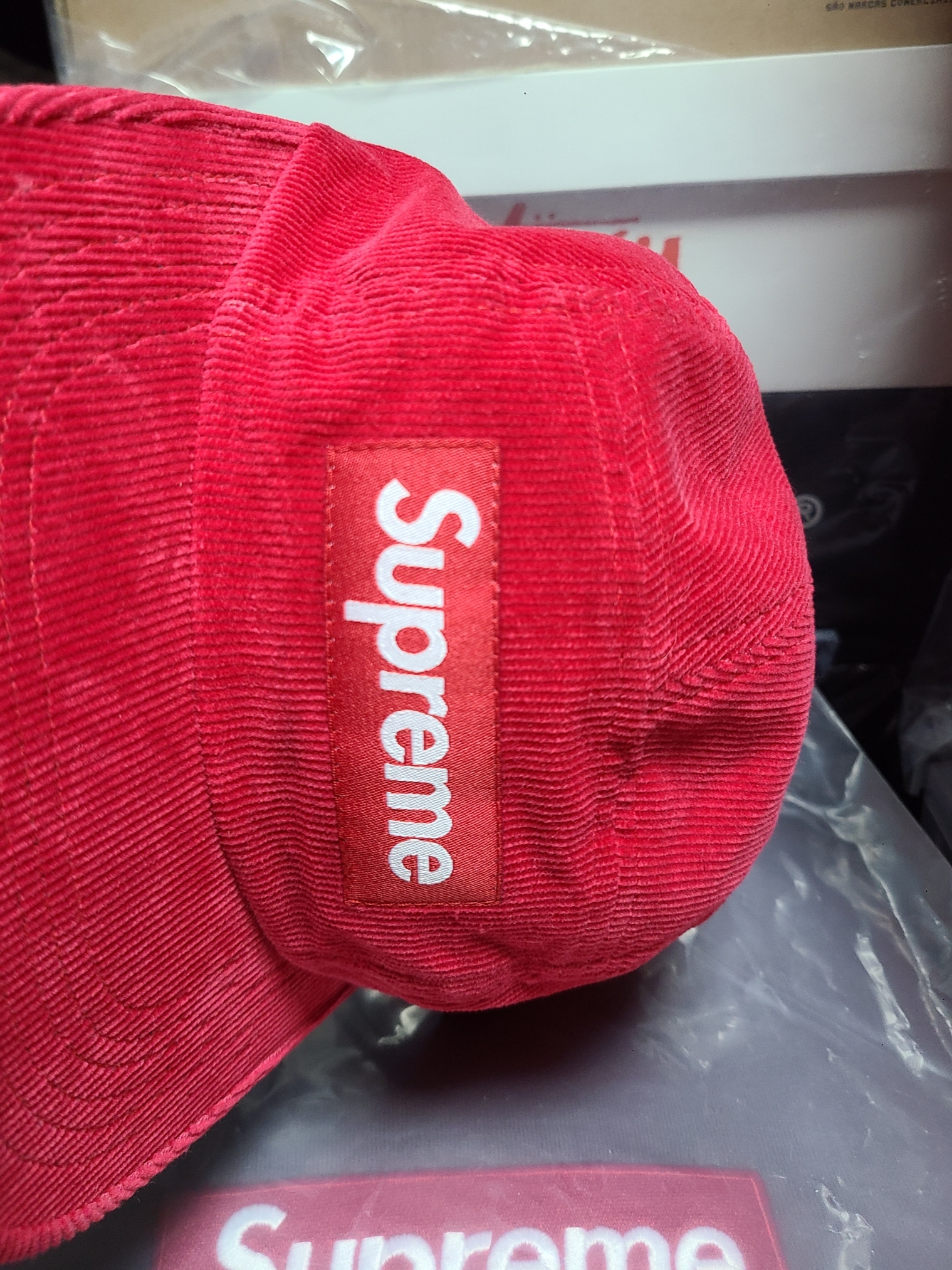 Supreme Corduroy Camp Cap Red - 23FW 착용 스타일 - 1