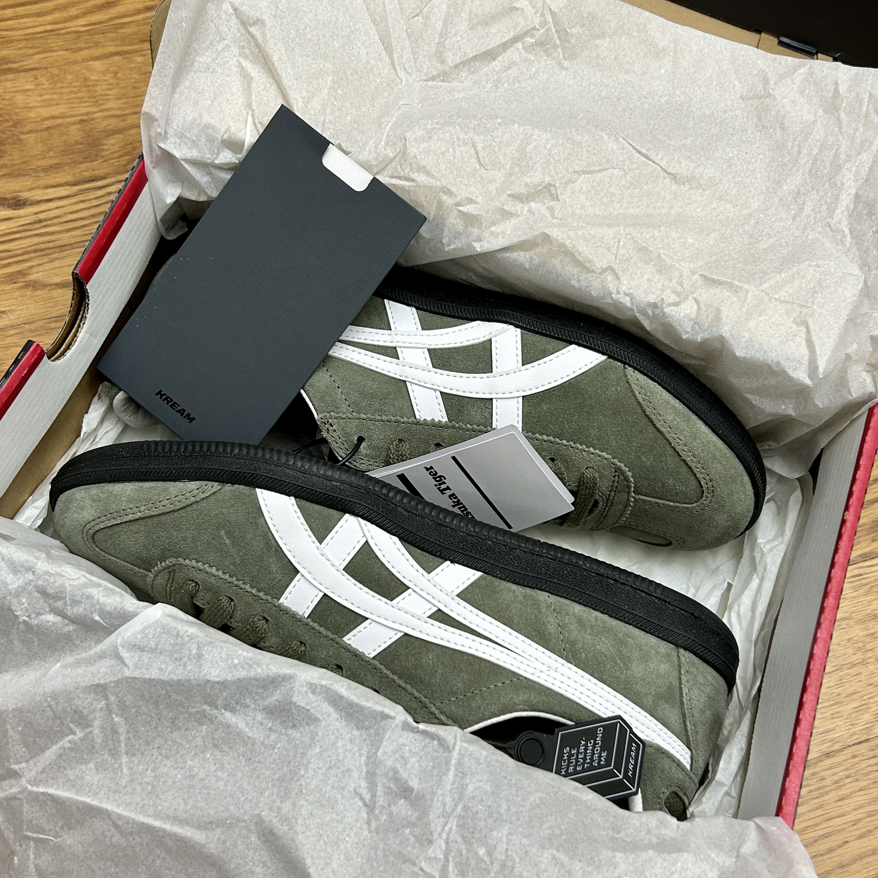 Onitsuka Tiger Tokuten Burnt Green 착용 스타일