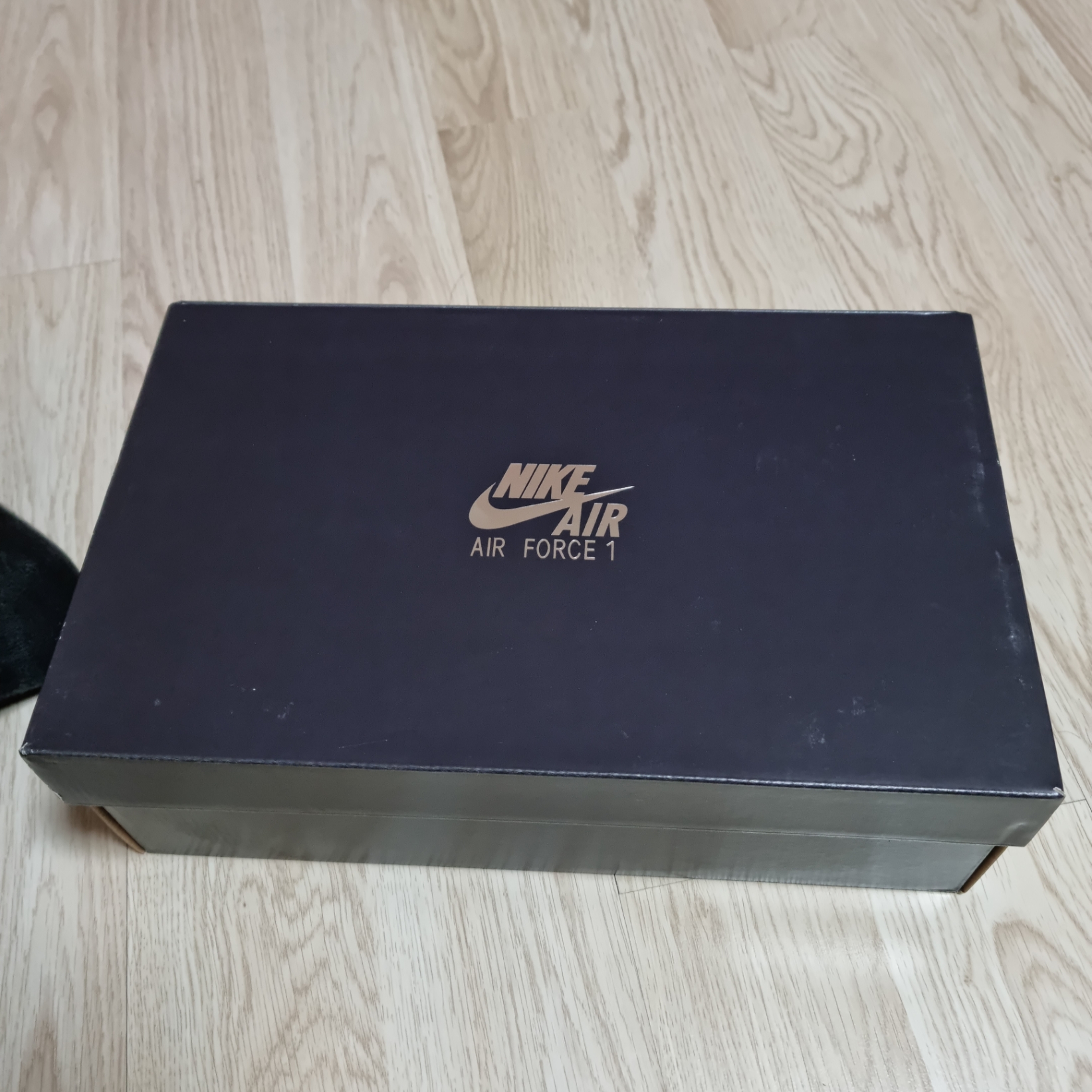 Nike Air Force 1 '07 LV8 Midnight Navy 착용 스타일 - 5
