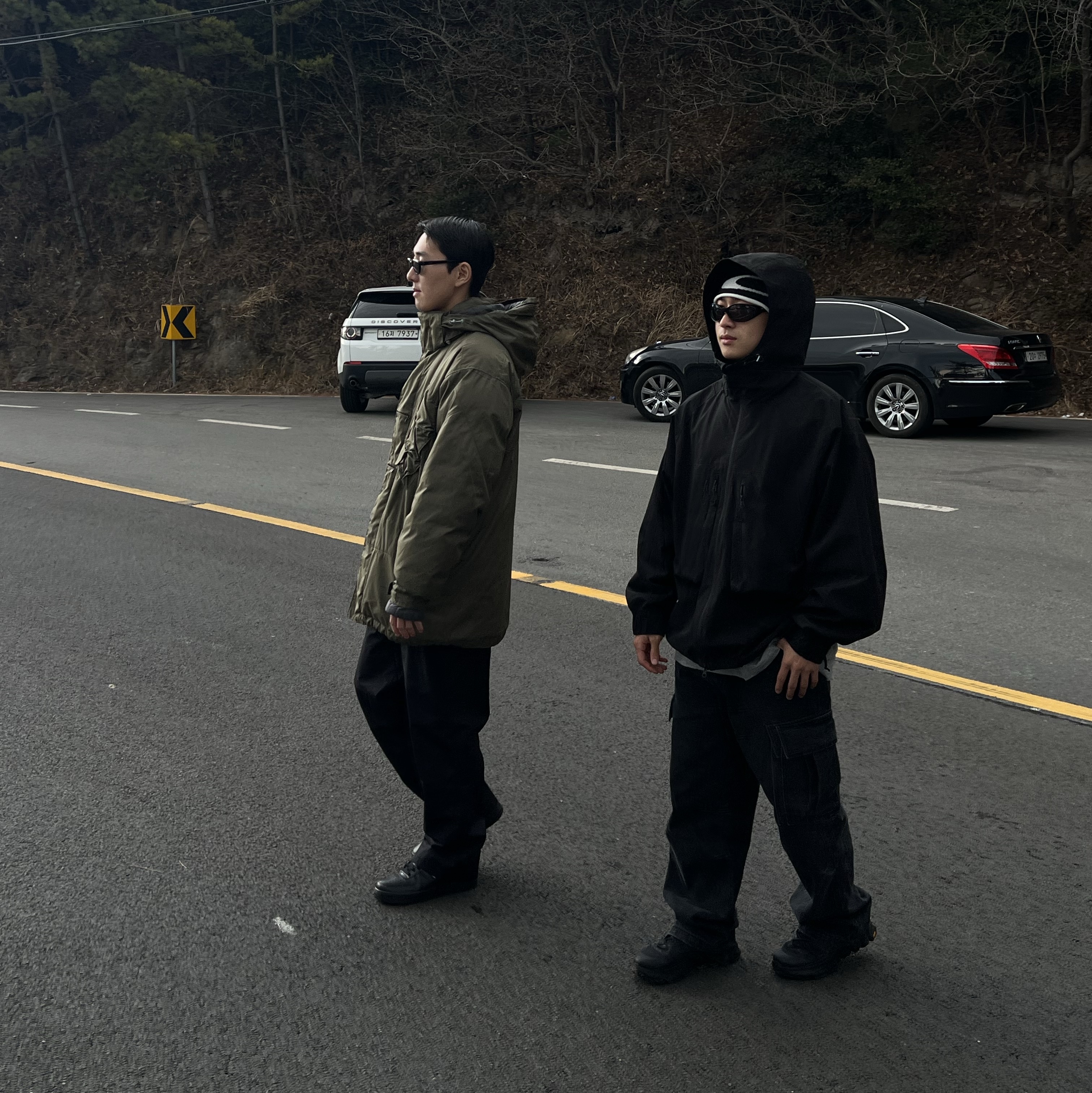 Oakley Eye Jacket Redux Matte Black Frame Prizm Grey Lenses High Bridge Fit, Oakley Light Shield Triple Black 착용 스타일 - 1
