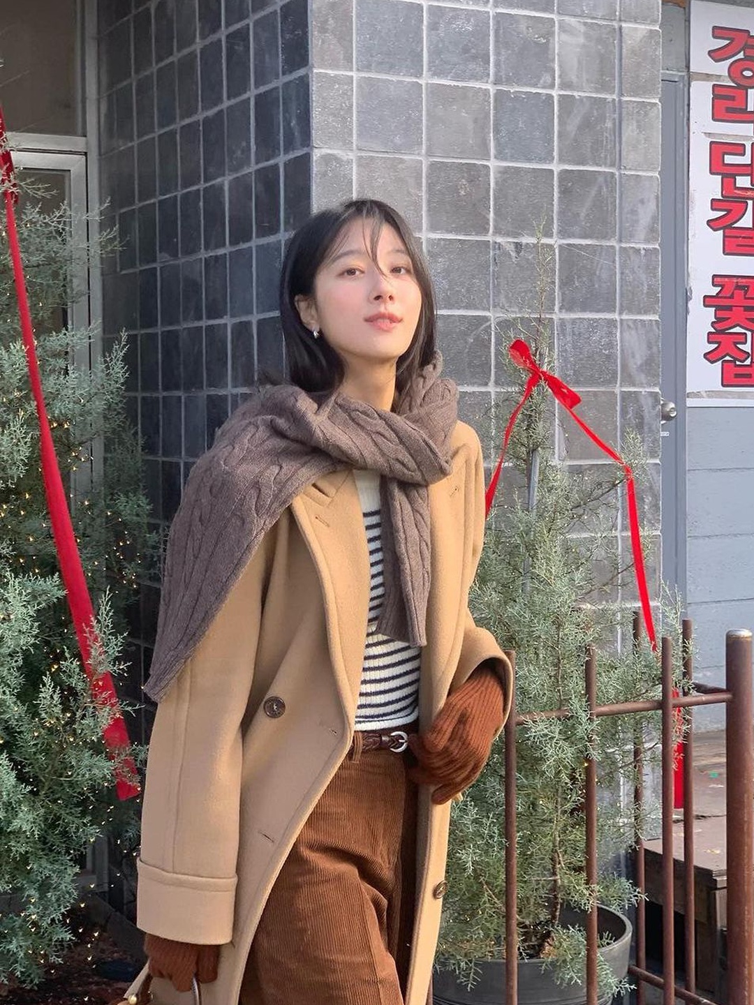 Nieeh Coduroy Boots Cut Pants Brown 착용 스타일 - 4
