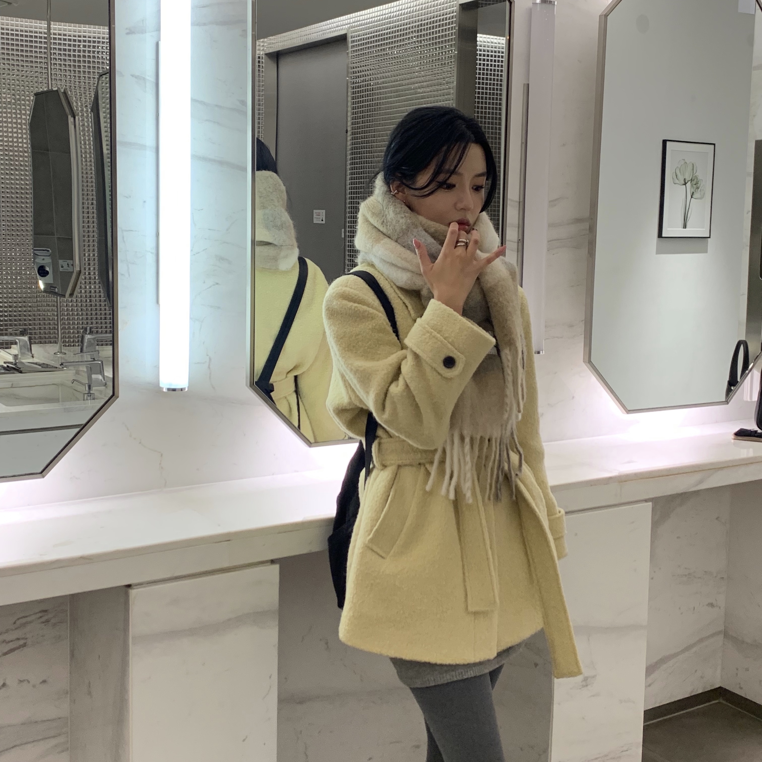 Acne Studios Mohair Check Muffler White Beige, (W) Moon Boot Icon Nylon Boots Black 착용 스타일 - 2