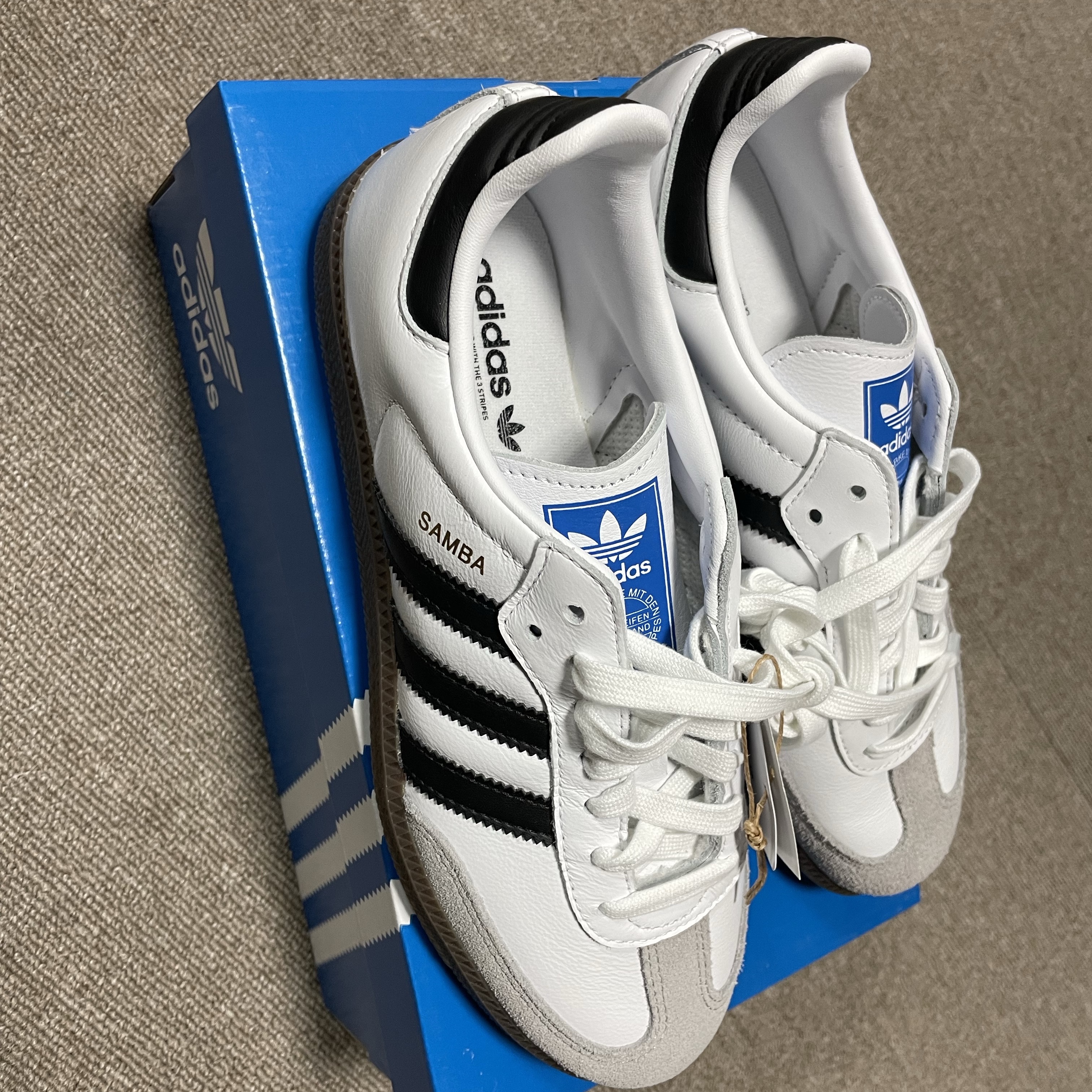 Adidas Samba OG Cloud White 착용 스타일