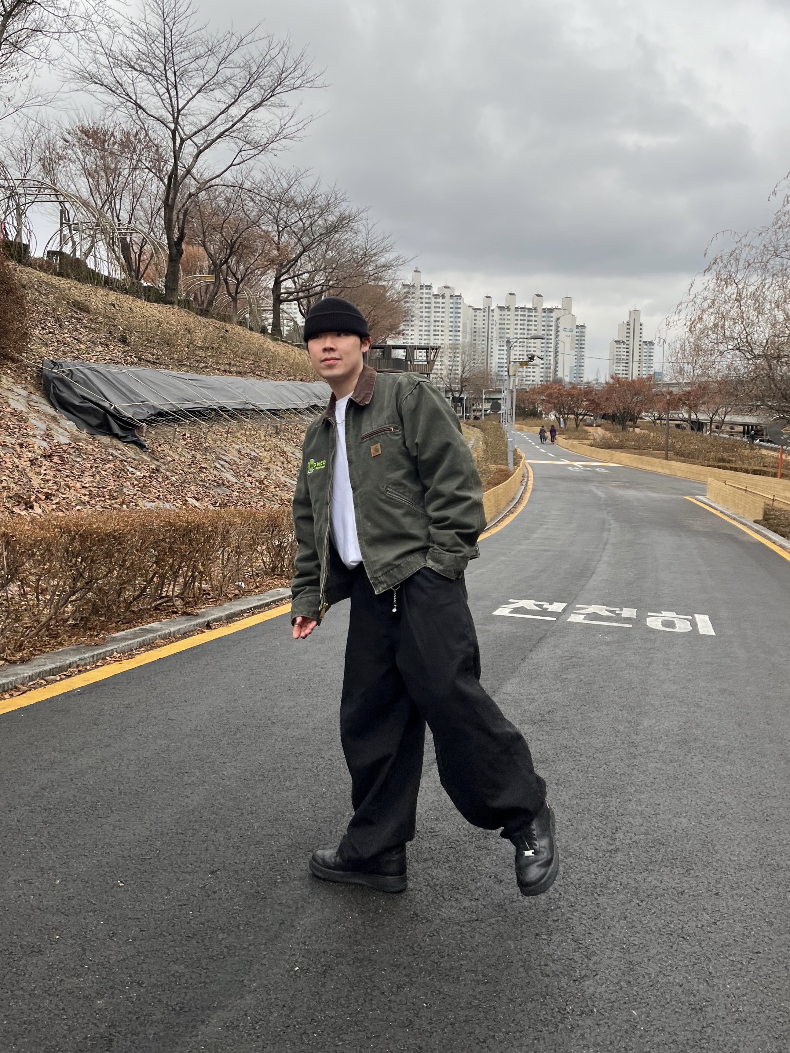 Nike x Supreme Air Force 1 Low Black 착용 스타일 - 1