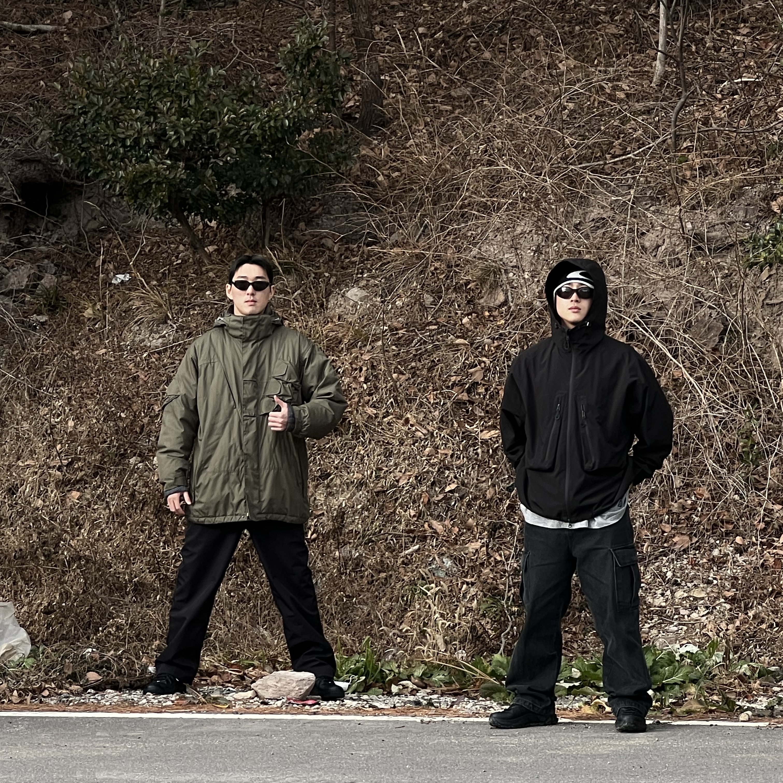 Oakley Eye Jacket Redux Matte Black Frame Prizm Grey Lenses High Bridge Fit, Oakley Light Shield Triple Black 착용 스타일 - 2