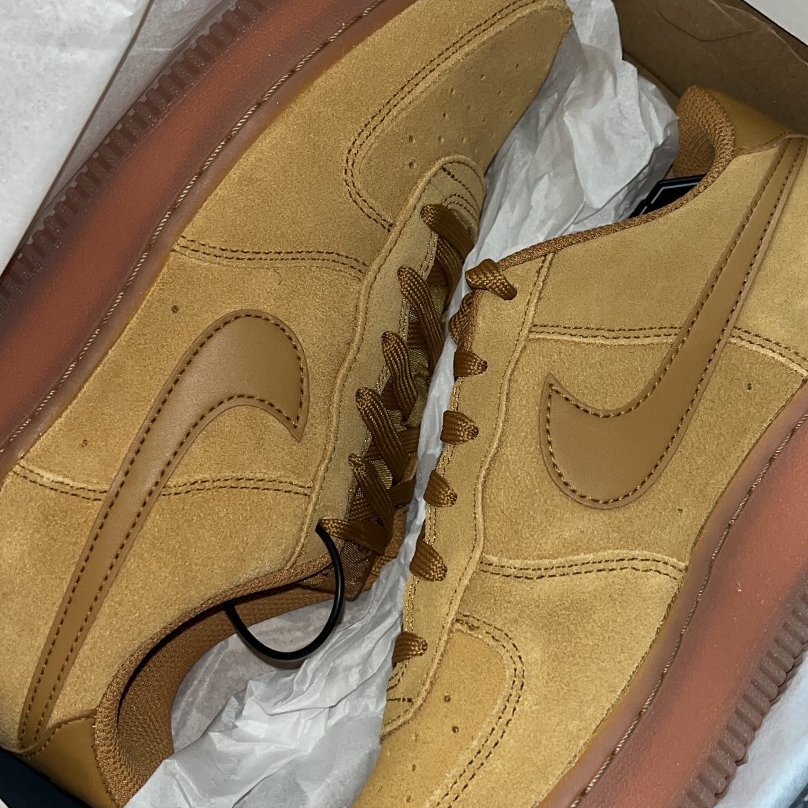 (GS) Nike Air Force 1 LV8 3 Wheat 착용 스타일