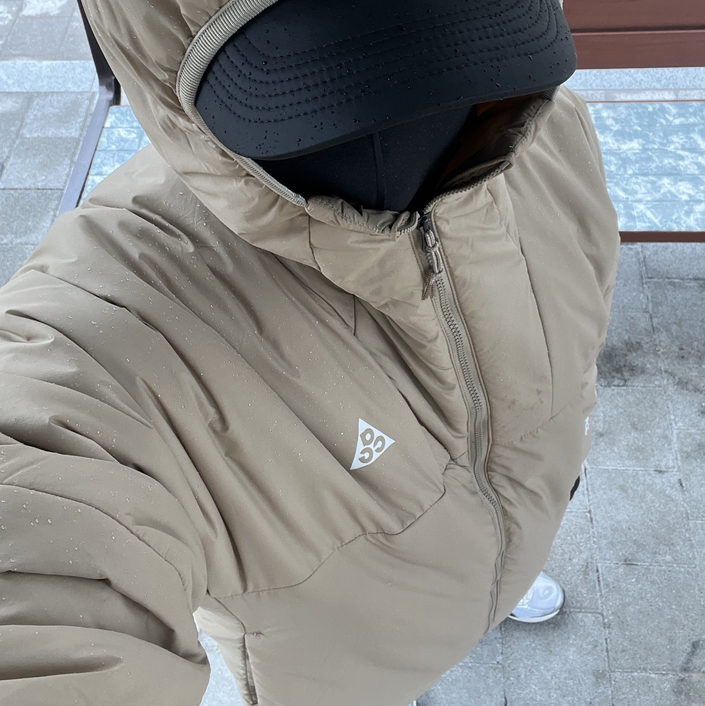 Nike ACG Trail Cap Black, Nike ACG Therma-Fit ADV Rope De Dope Jacket Light Iron Ore - Asia 착용 스타일