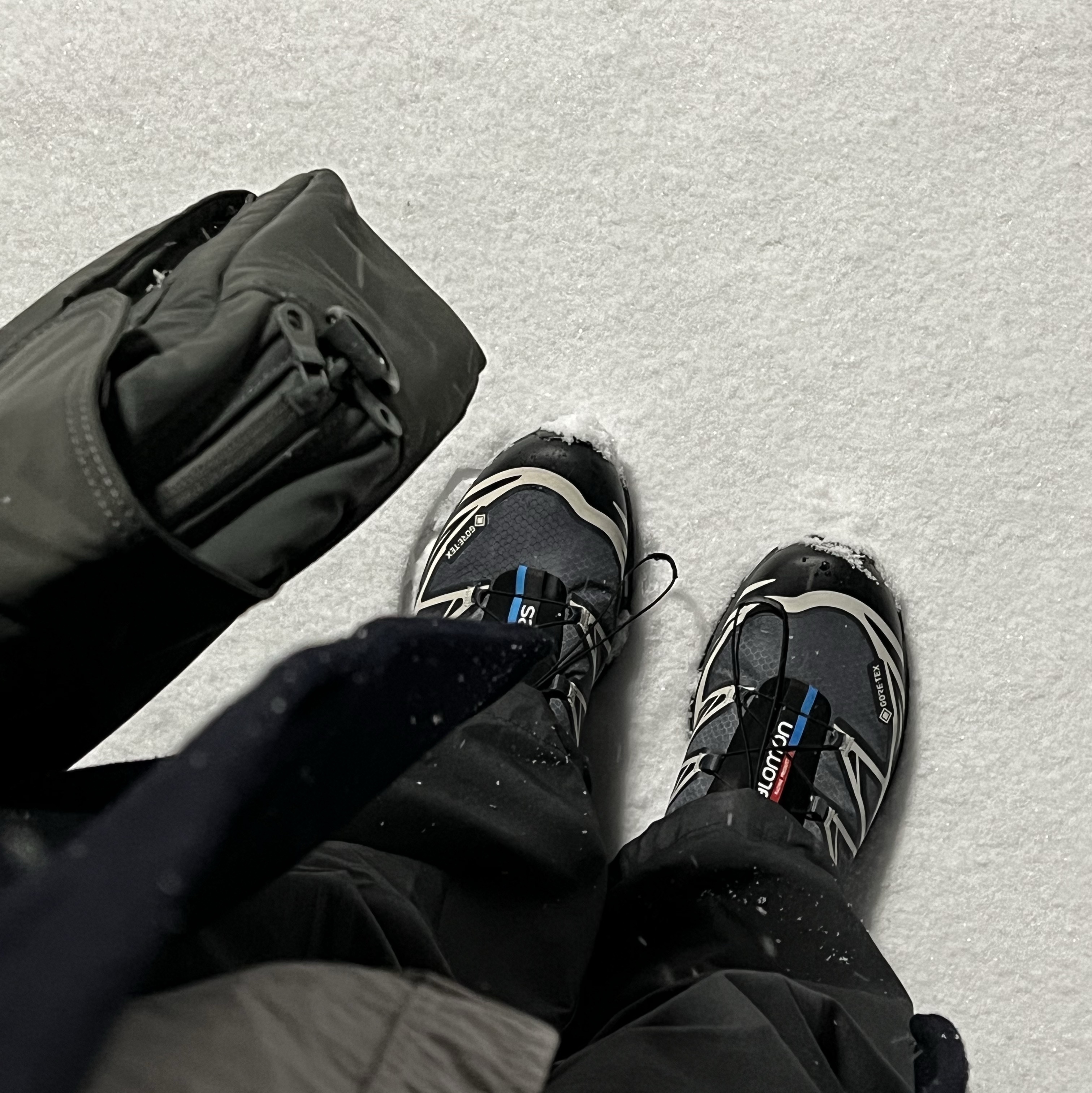 Salomon XT-6 Gore-Tex Black Ebony 착용 스타일 - 2