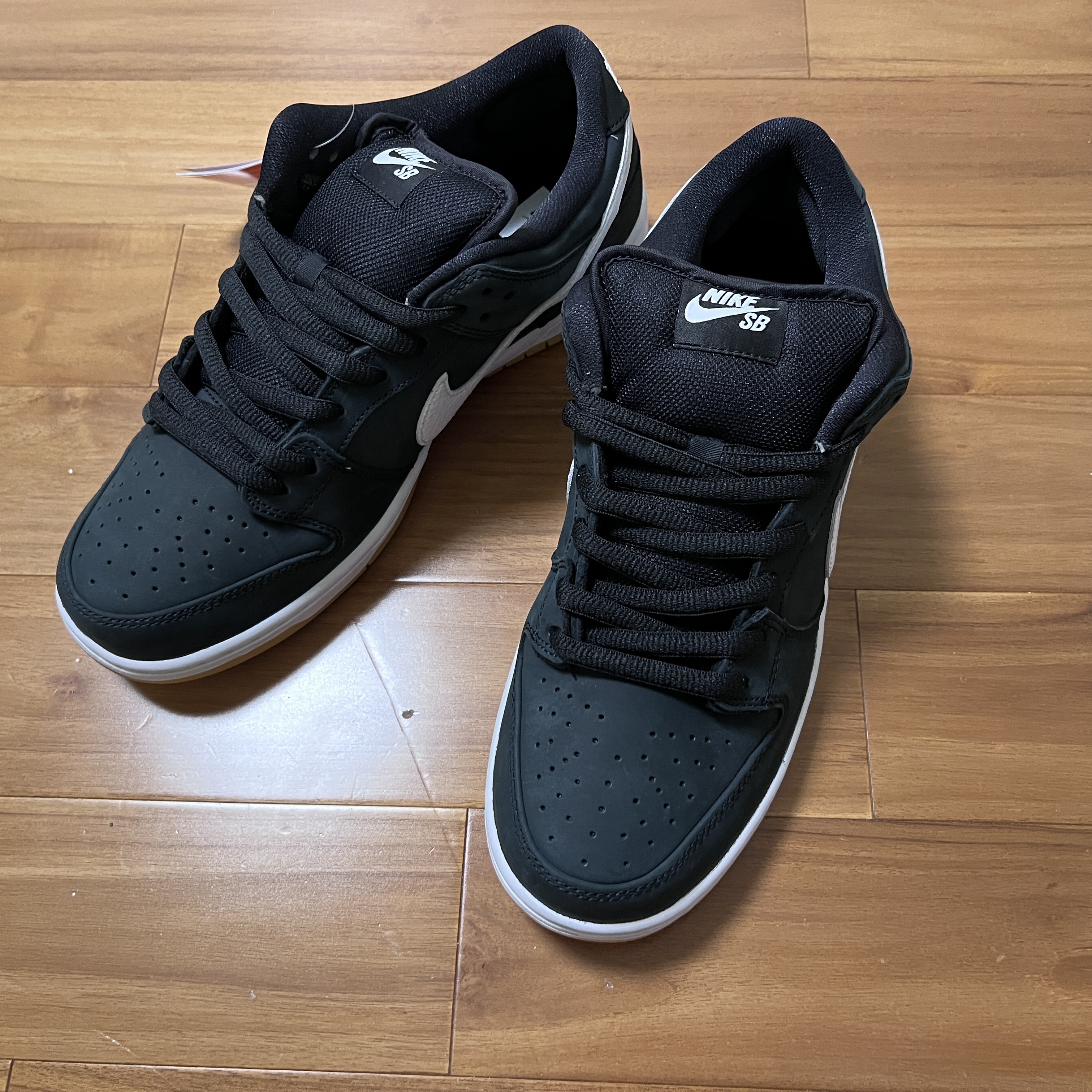Nike SB Dunk Low Pro Black White 착용 스타일