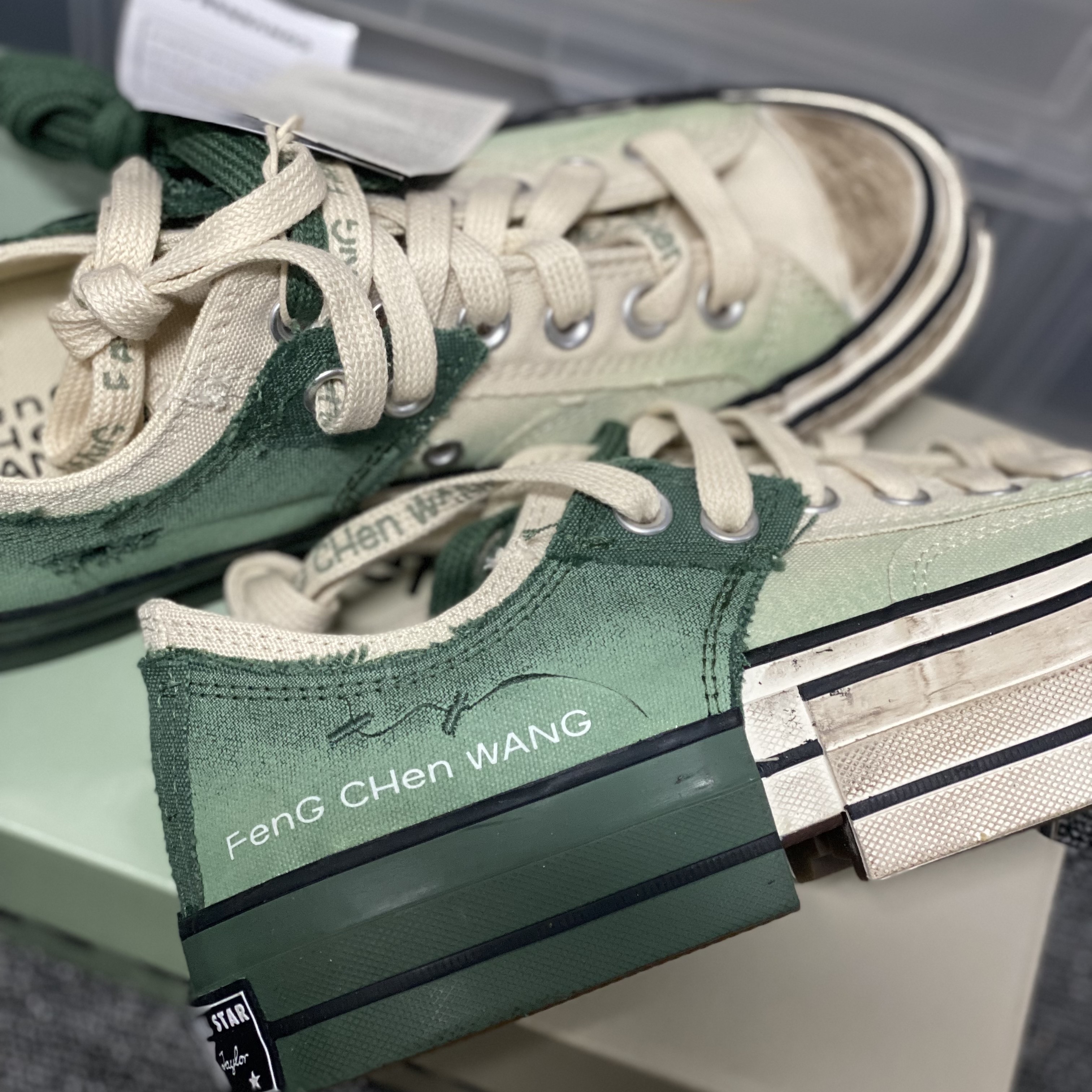 Converse x Feng Chen Wang Chuck 70 Ox 2-in-1 Myrtle 착용 스타일 - 2