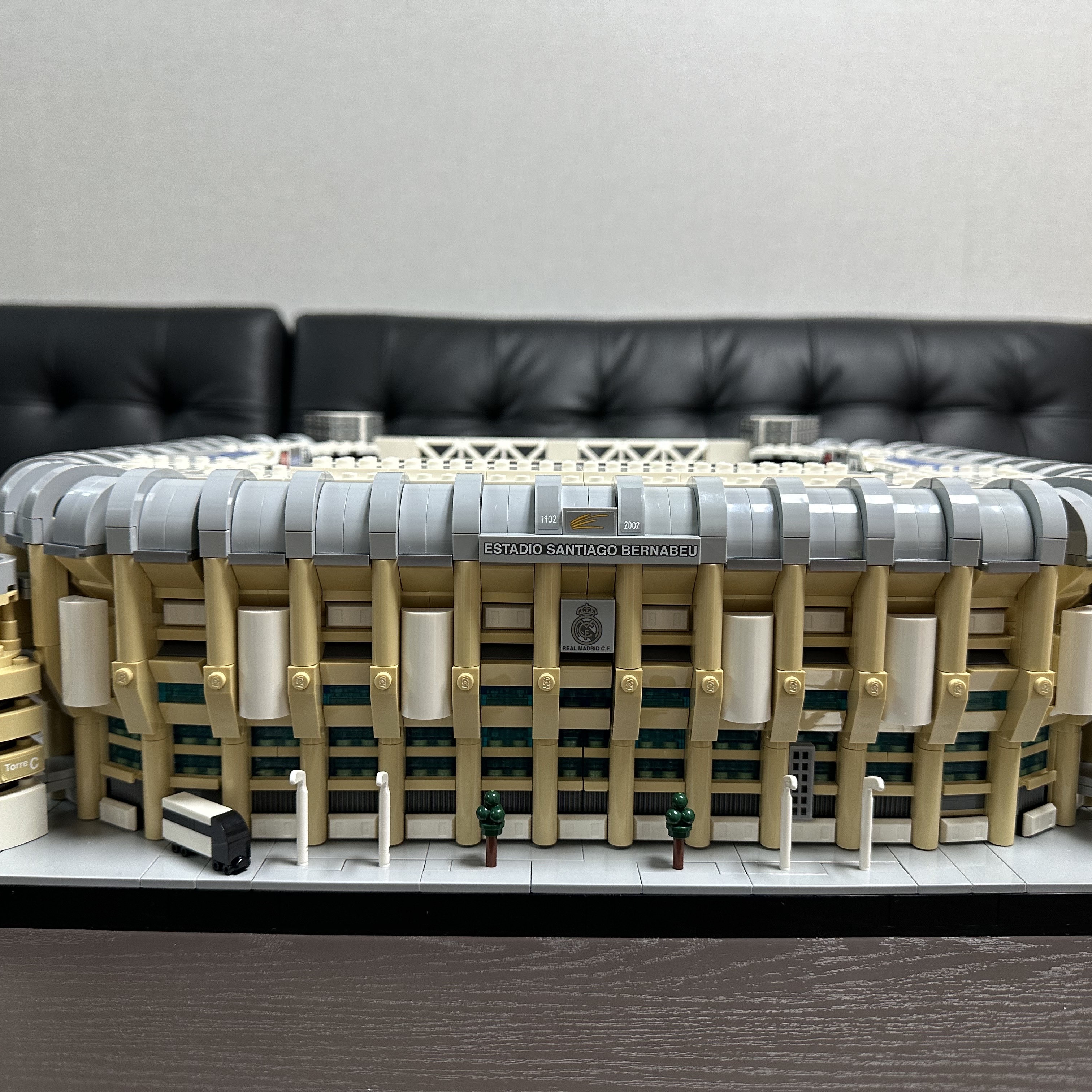 Lego Real Madrid Santiago Bernabeu Stadium 착용 스타일 - 3