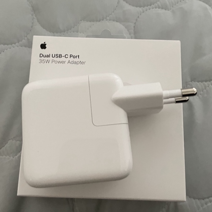 Apple 35W Dual USB-C Power Adapter (Korean Ver.) 착용 스타일