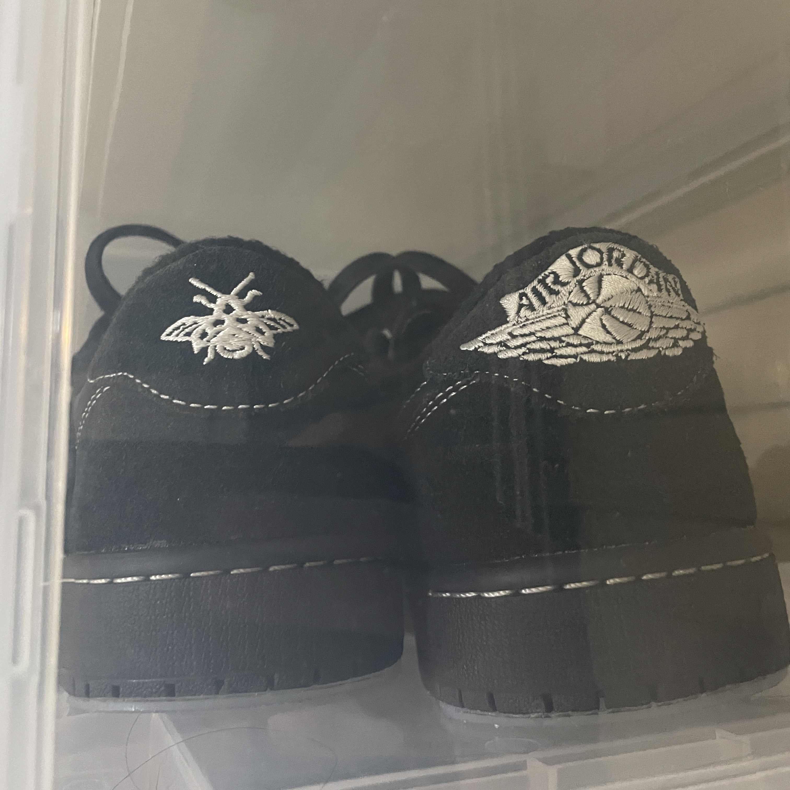 Jordan 1 x Travis Scott Retro Low OG SP Black Phantom 착용 스타일