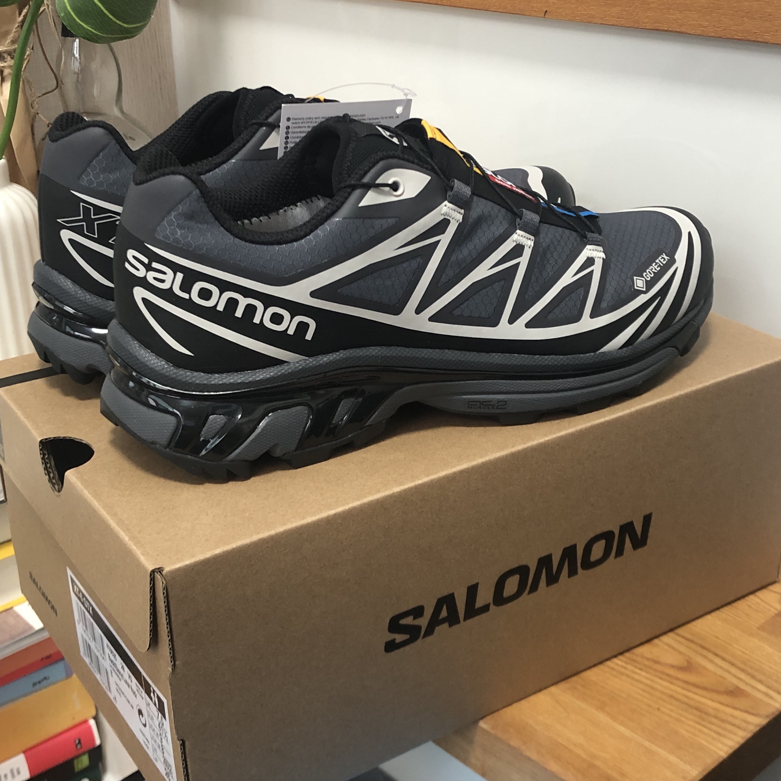 Salomon XT-6 Gore-Tex Black Ebony 착용 스타일
