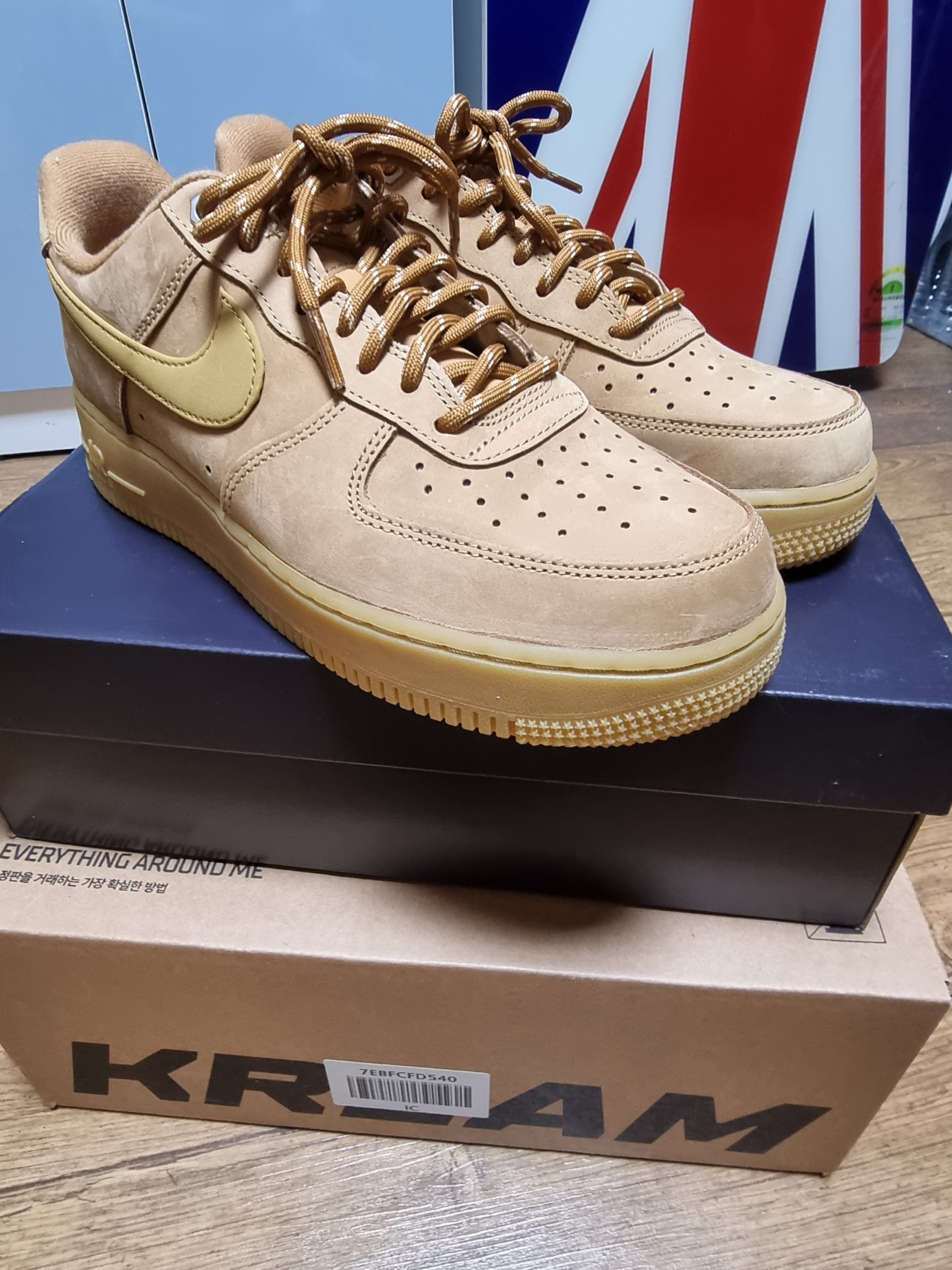 Nike Air Force 1 '07 WB Flax 착용 스타일