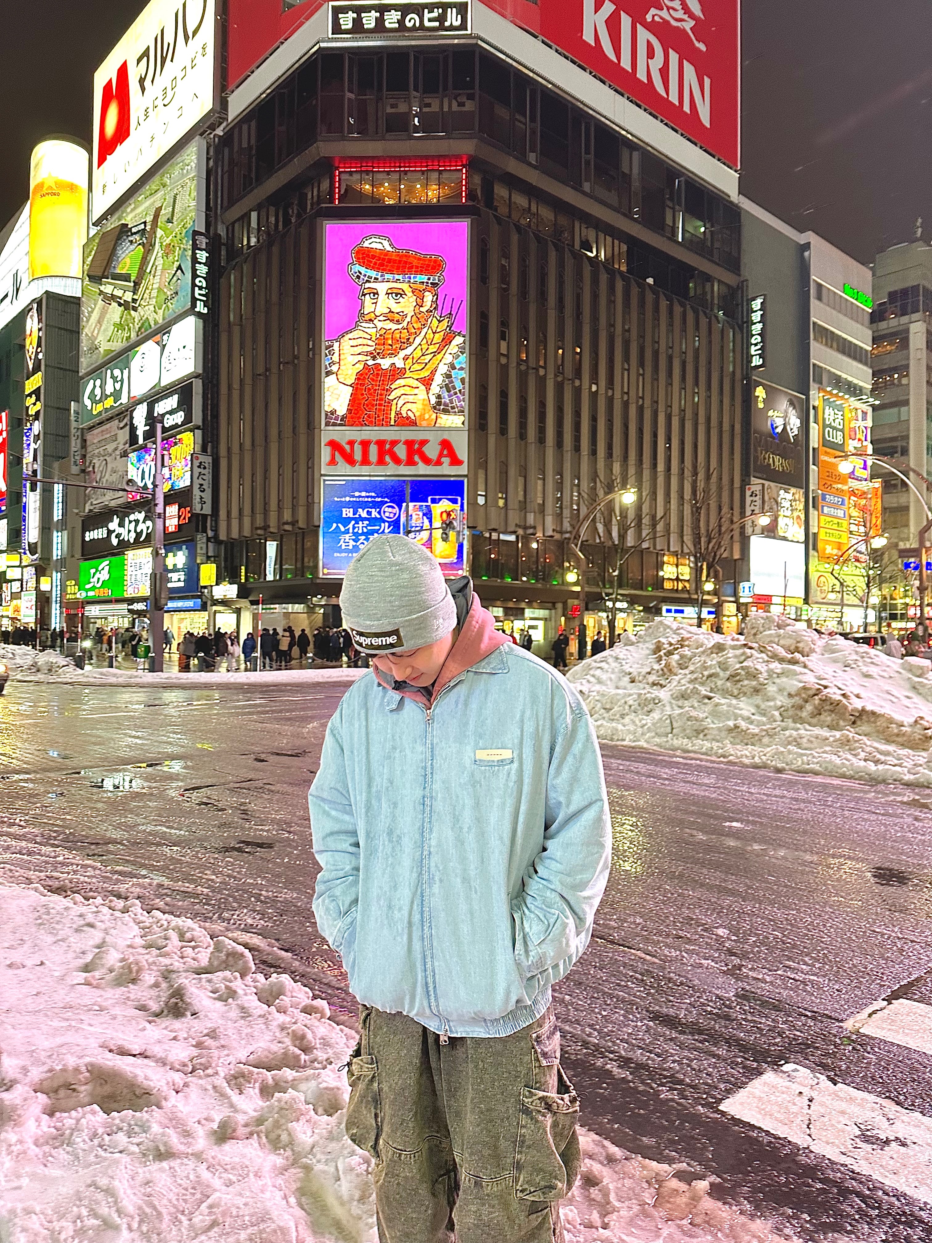 Supreme Star Sleeve Down Puffer Jacket Red - 23FW, Supreme Pigment Print S Logo 6-Panel Red Camo - 23FW 착용 스타일 - 3