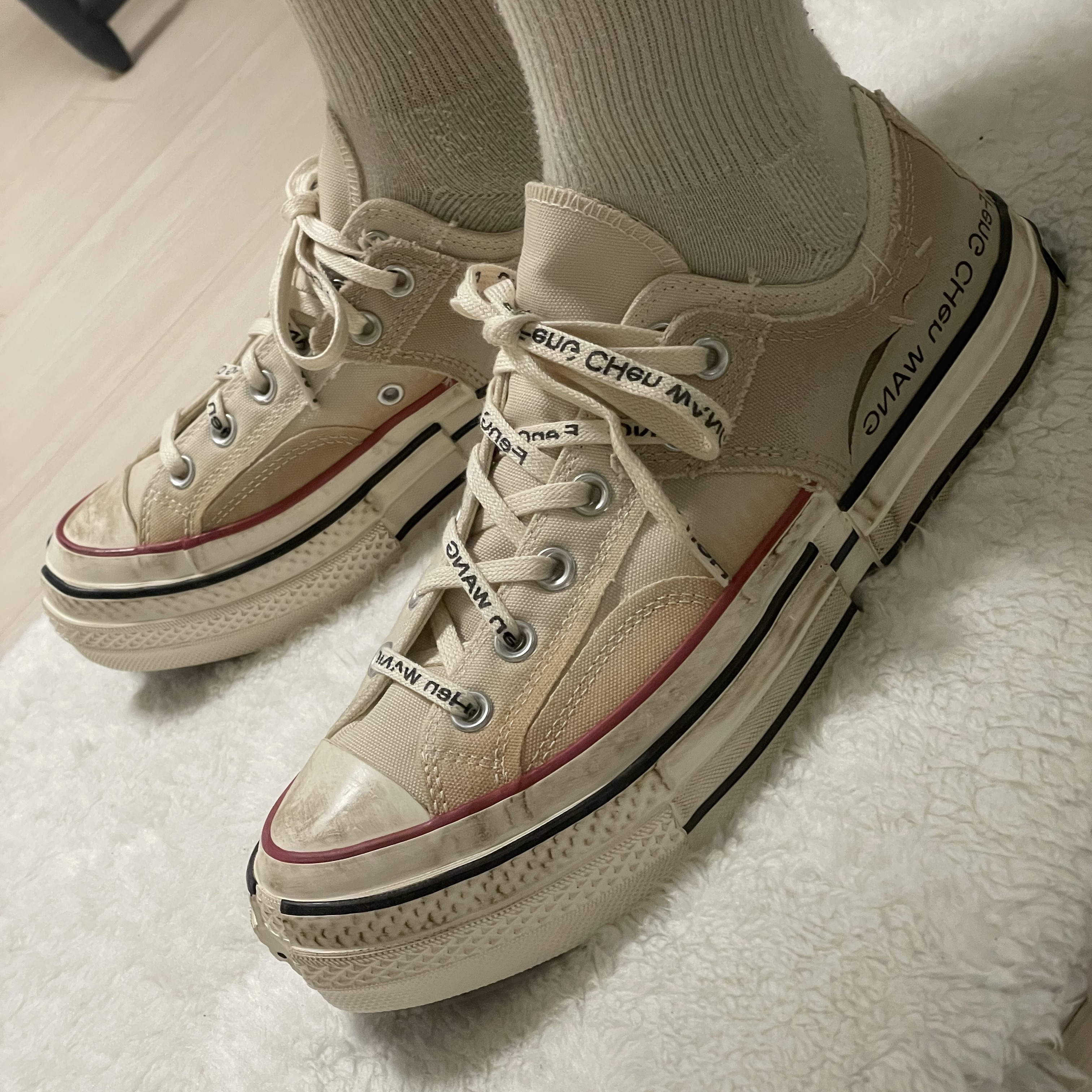 Converse x Feng Chen Wang Chuck 70 Ox 2-in-1 Brown Rice 착용 스타일 - 4