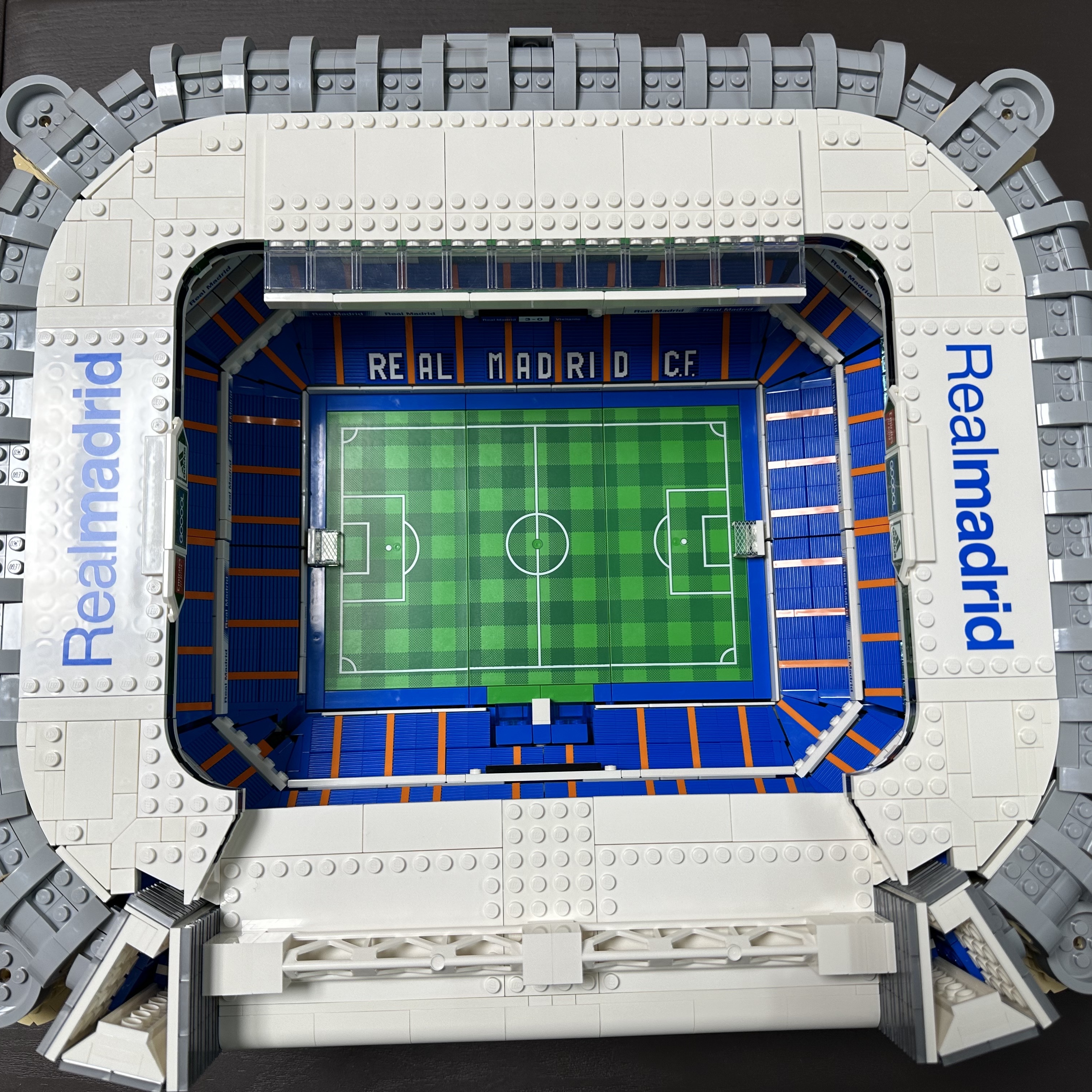 Lego Real Madrid Santiago Bernabeu Stadium 착용 스타일 - 2