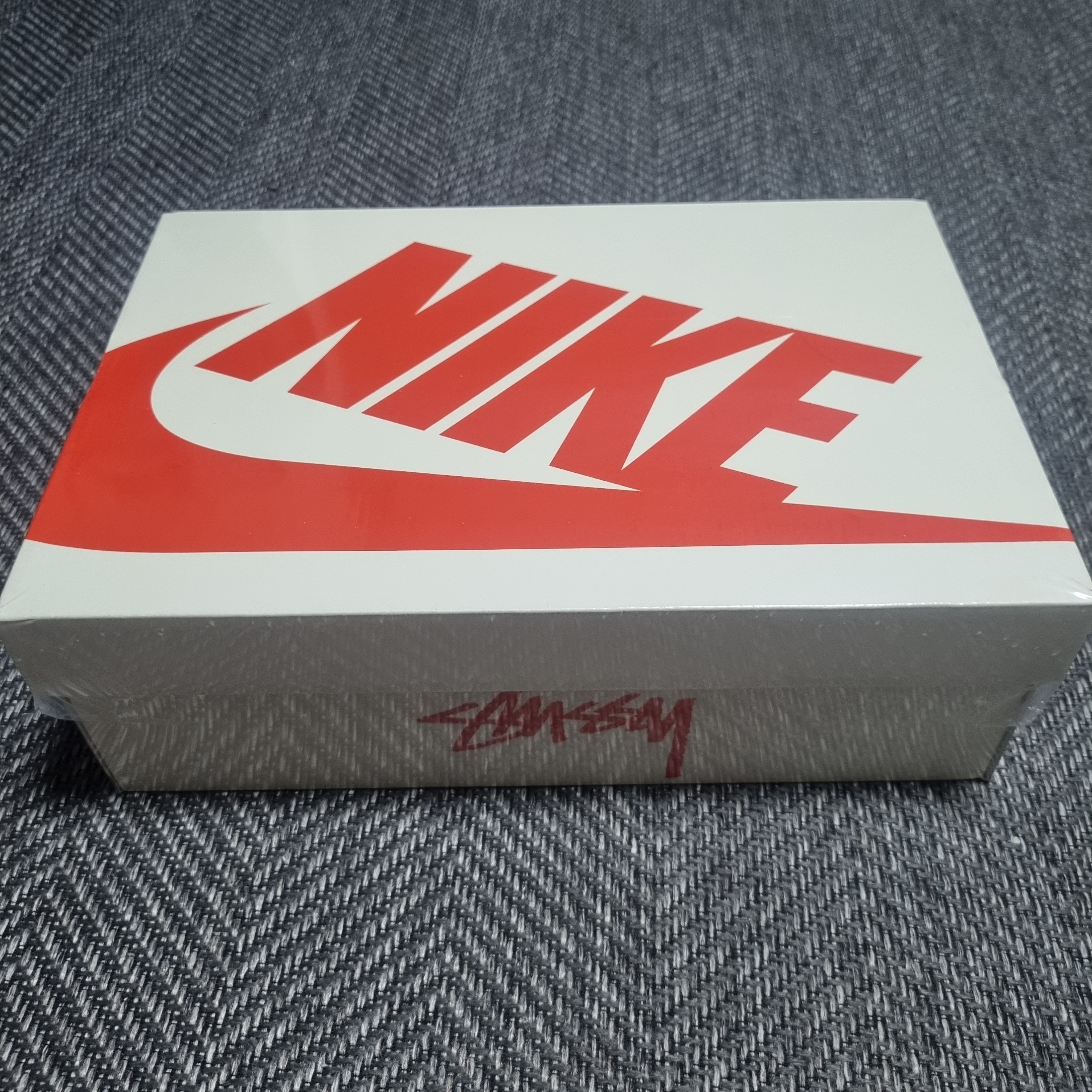 (GS) Nike Air Force 1 Low Valentine Day Team Red 착용 스타일 - 2