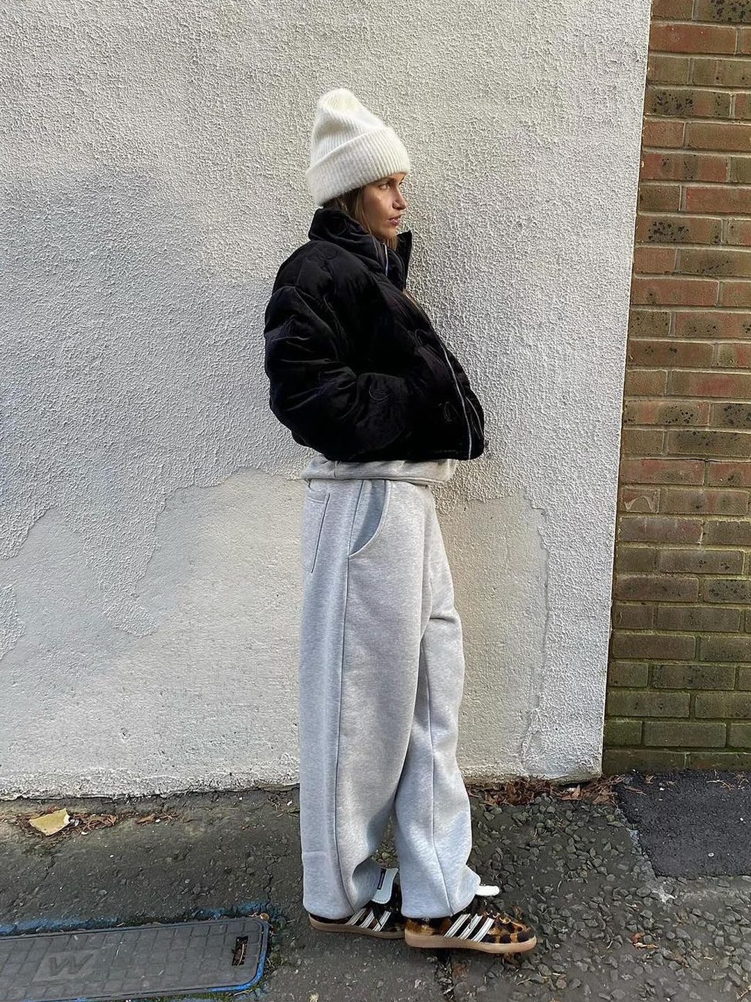 Zara x Ader Error Jogger Pants Grey 착용 스타일 - 5