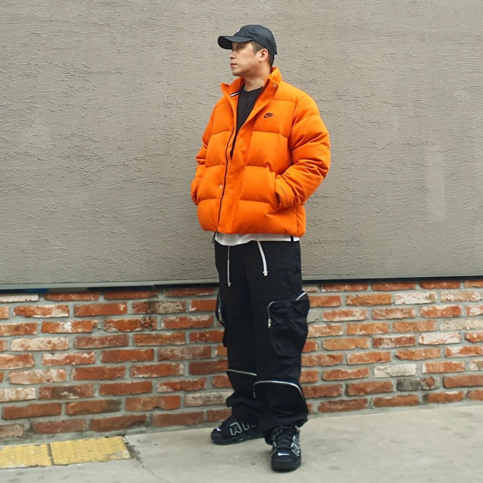 Nike x Ambush Air More Uptempo Low Black and White, Nike NSW Tech Oversized Puffer Jacket Campfire Orange - Asia 착용 스타일 - 3