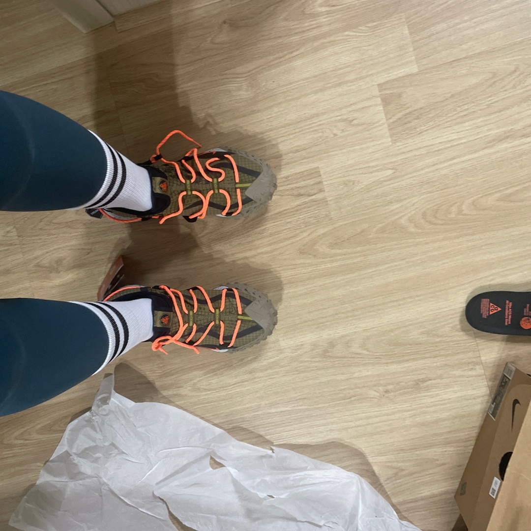 Nike ACG Mountain Fly Low Gore-Tex SE Hazel Rush 착용 스타일