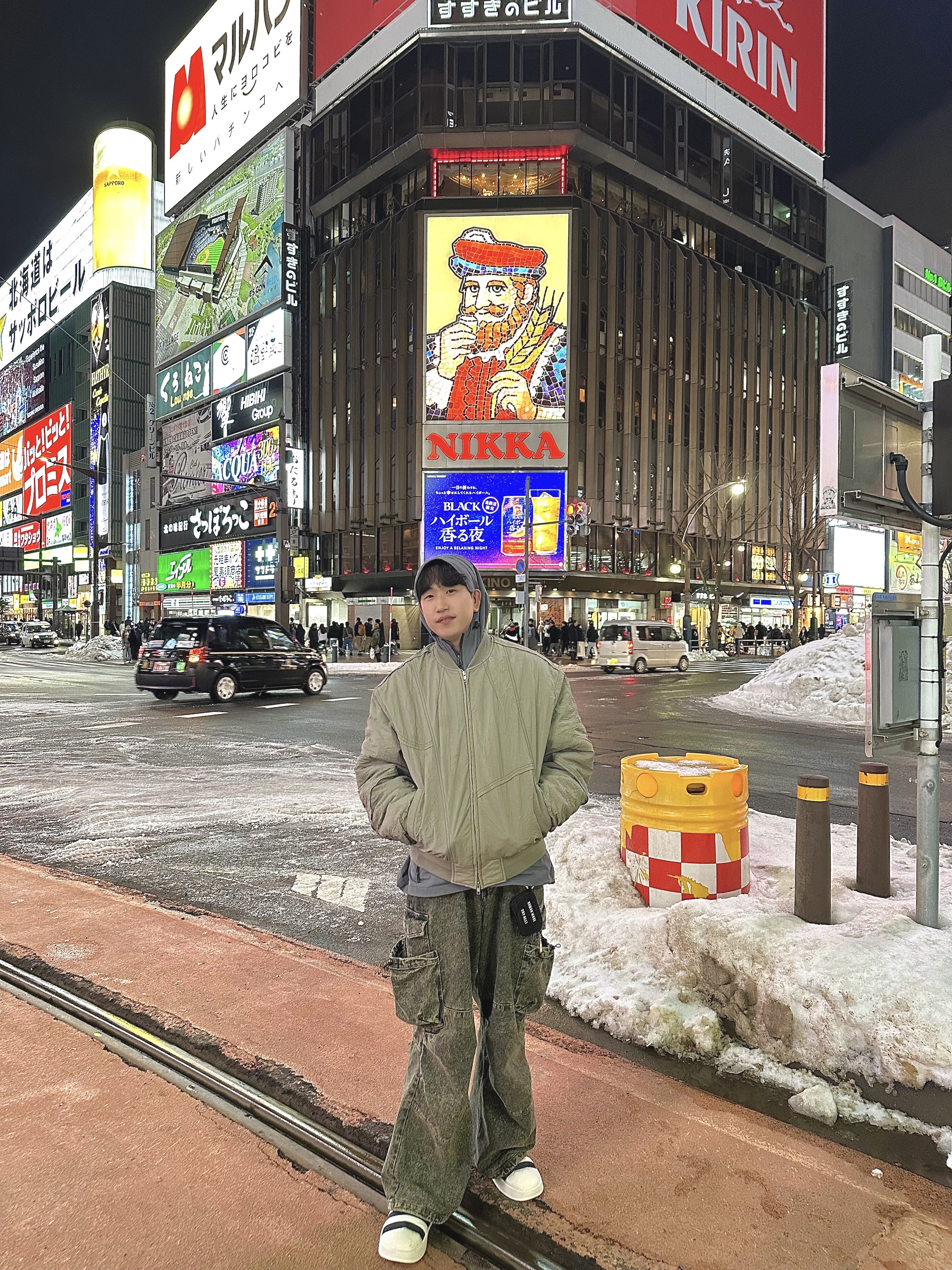 Supreme Star Sleeve Down Puffer Jacket Red - 23FW, Supreme Pigment Print S Logo 6-Panel Red Camo - 23FW 착용 스타일 - 5