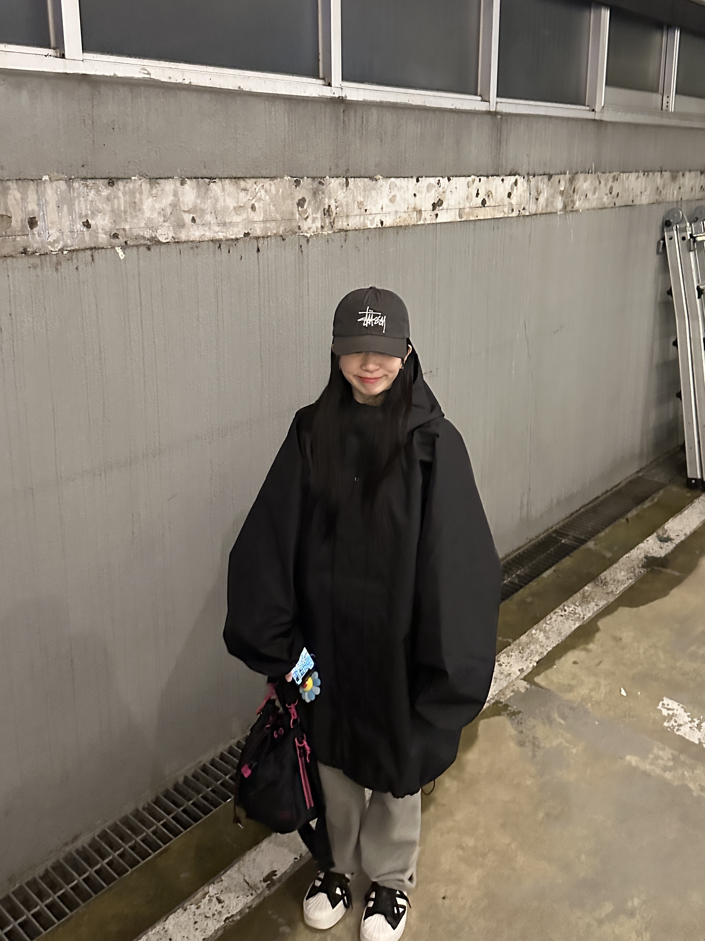 Yeezy Gap Engineered By Balenciaga T-Cut Parka Black, Essentials 1977 Relaxed Sweatpants Dark Oatmeal - 22SS 착용 스타일 - 2