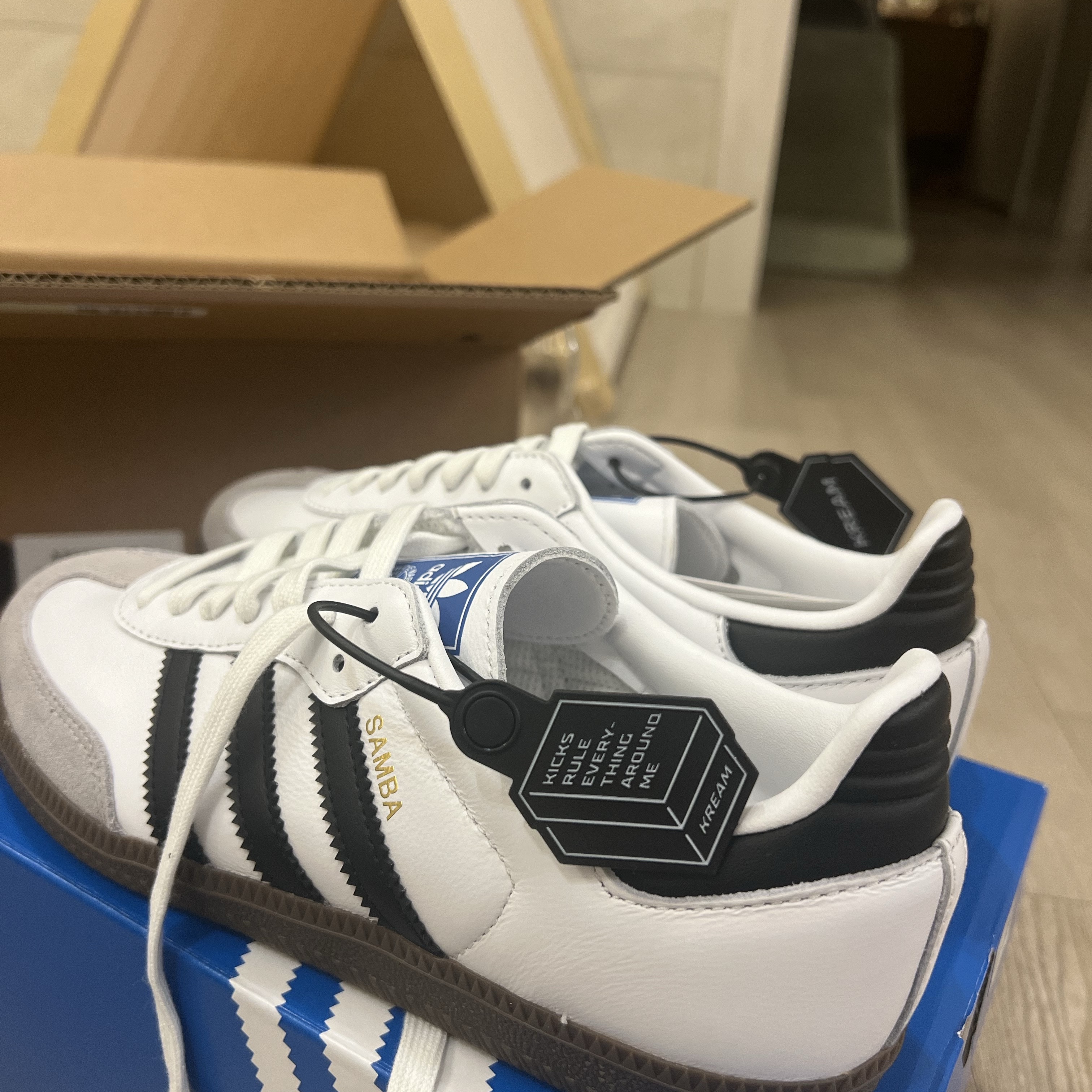 Adidas Samba OG Cloud White 착용 스타일