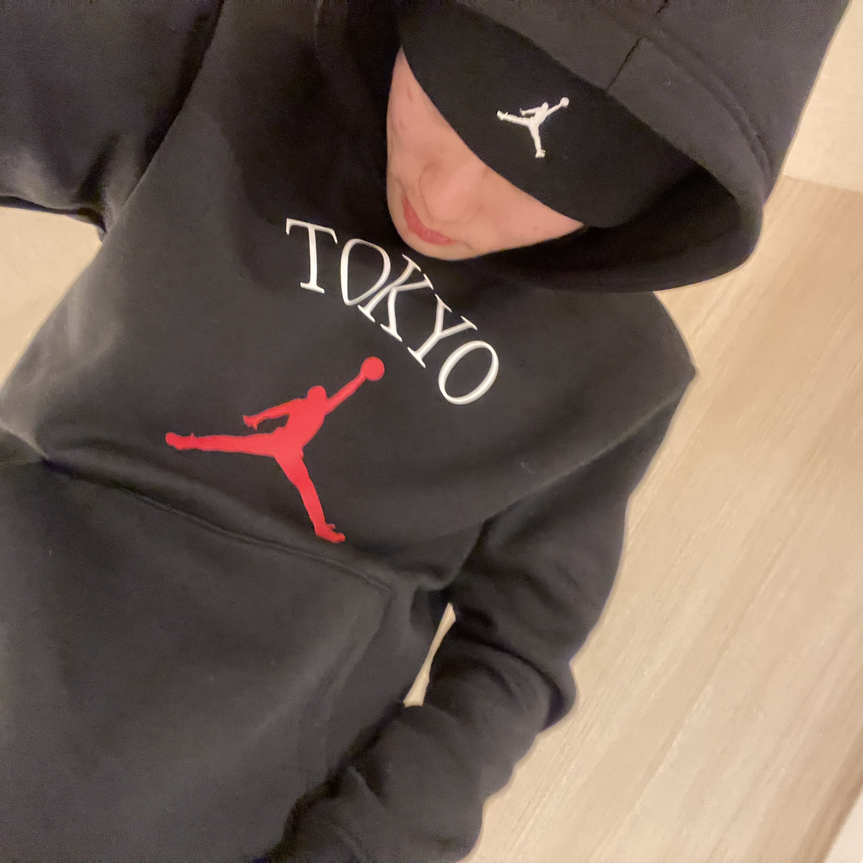 (W) BAPE Jewels Shark Full Zip Hoodie Ivory, BAPE Tiger Full Zip Hoodie Black 착용 스타일 - 2