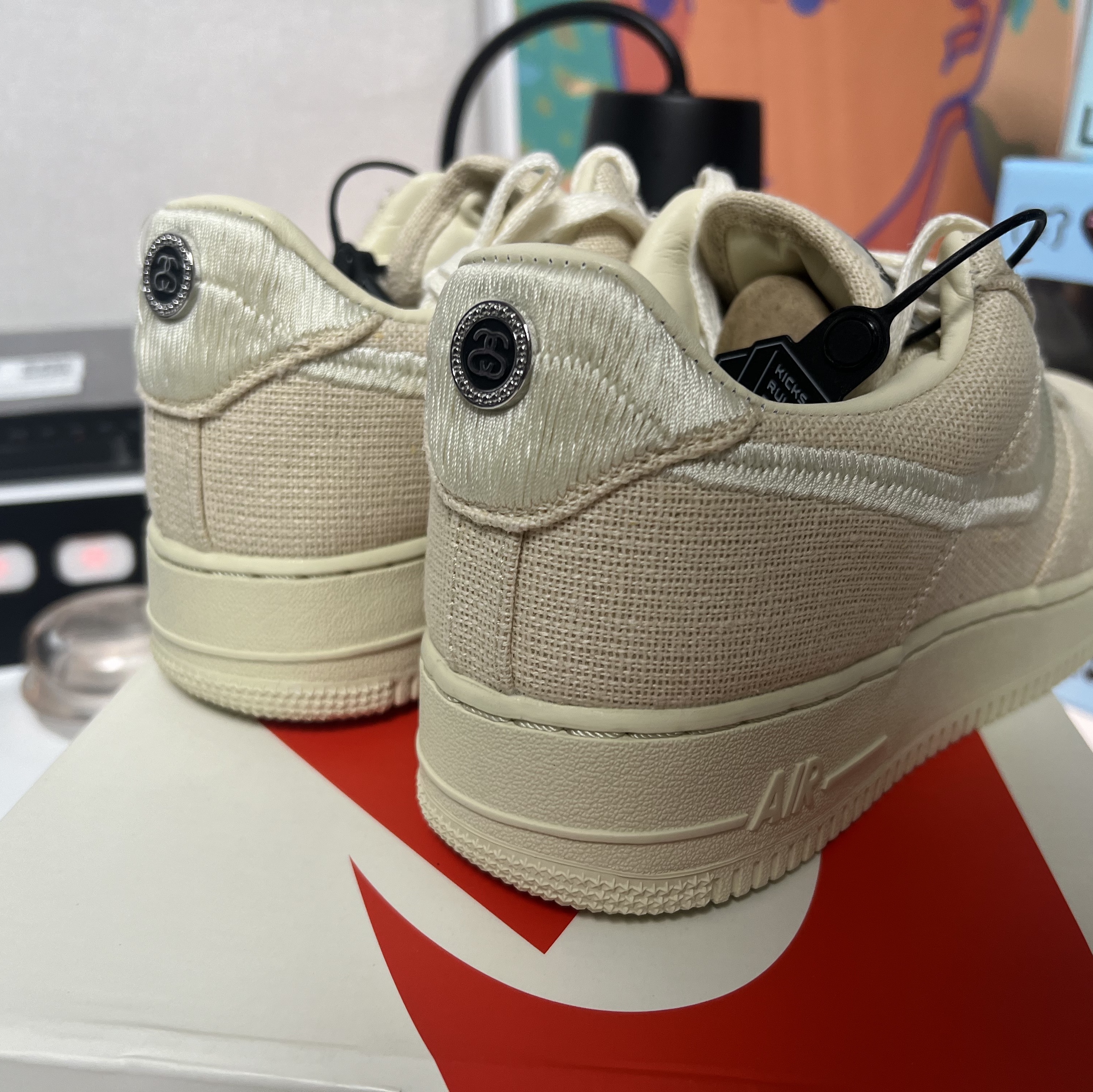 Nike x Stussy Air Force 1 Low Fossil 착용 스타일 - 3