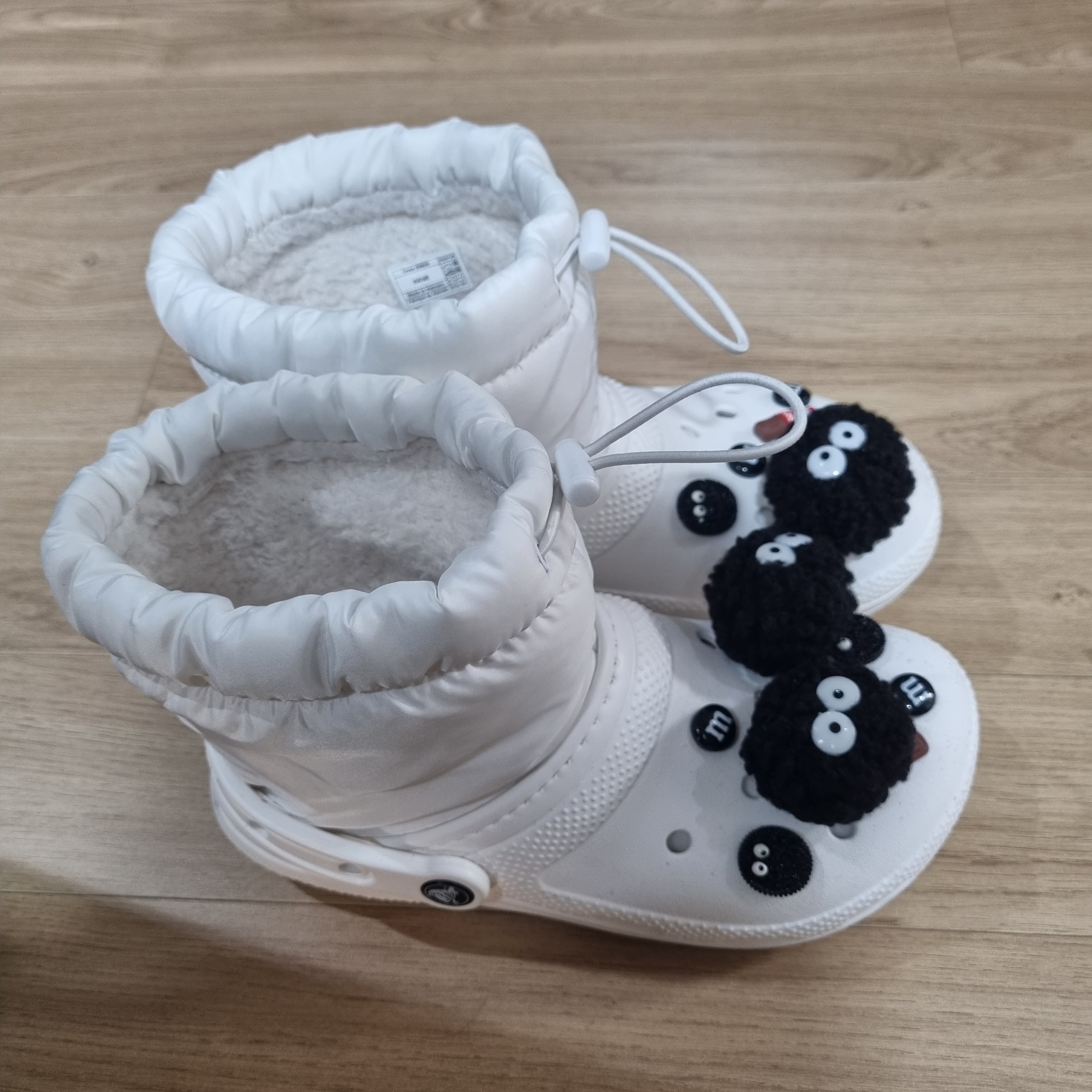 Crocs Classic Lined Neo Puff Boot White 착용 스타일