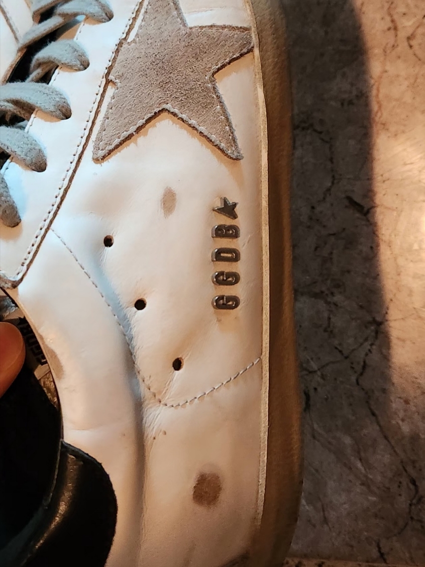 (W) Golden Goose Superstar White Black Heel Tab Sneakers 착용 스타일