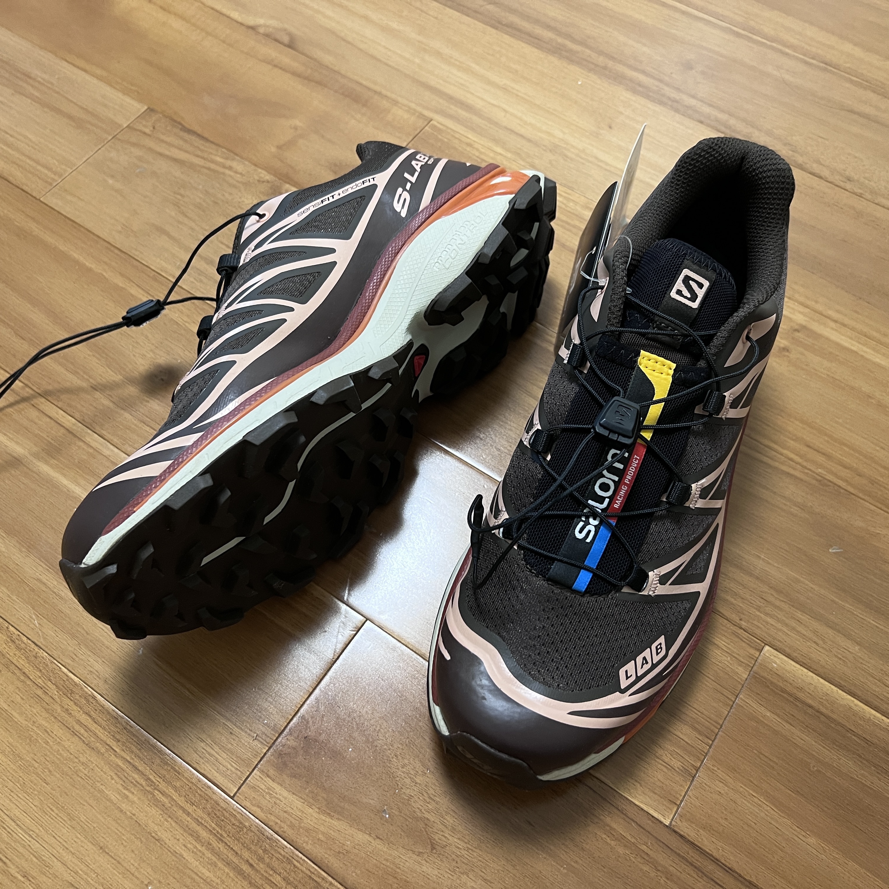 Salomon XT-6 Delicioso Chocolate Fondant 착용 스타일
