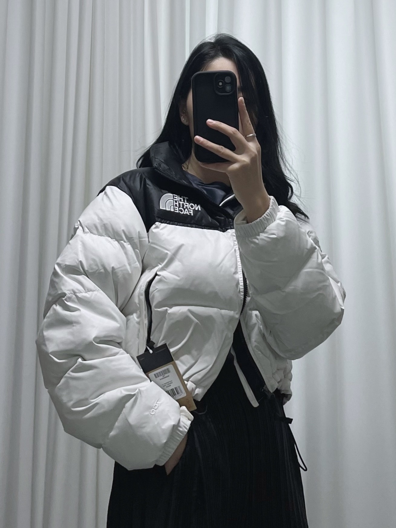 (W) The North Face Nuptse Short Jacket Gardenia White TNF Black 착용 스타일 - 2