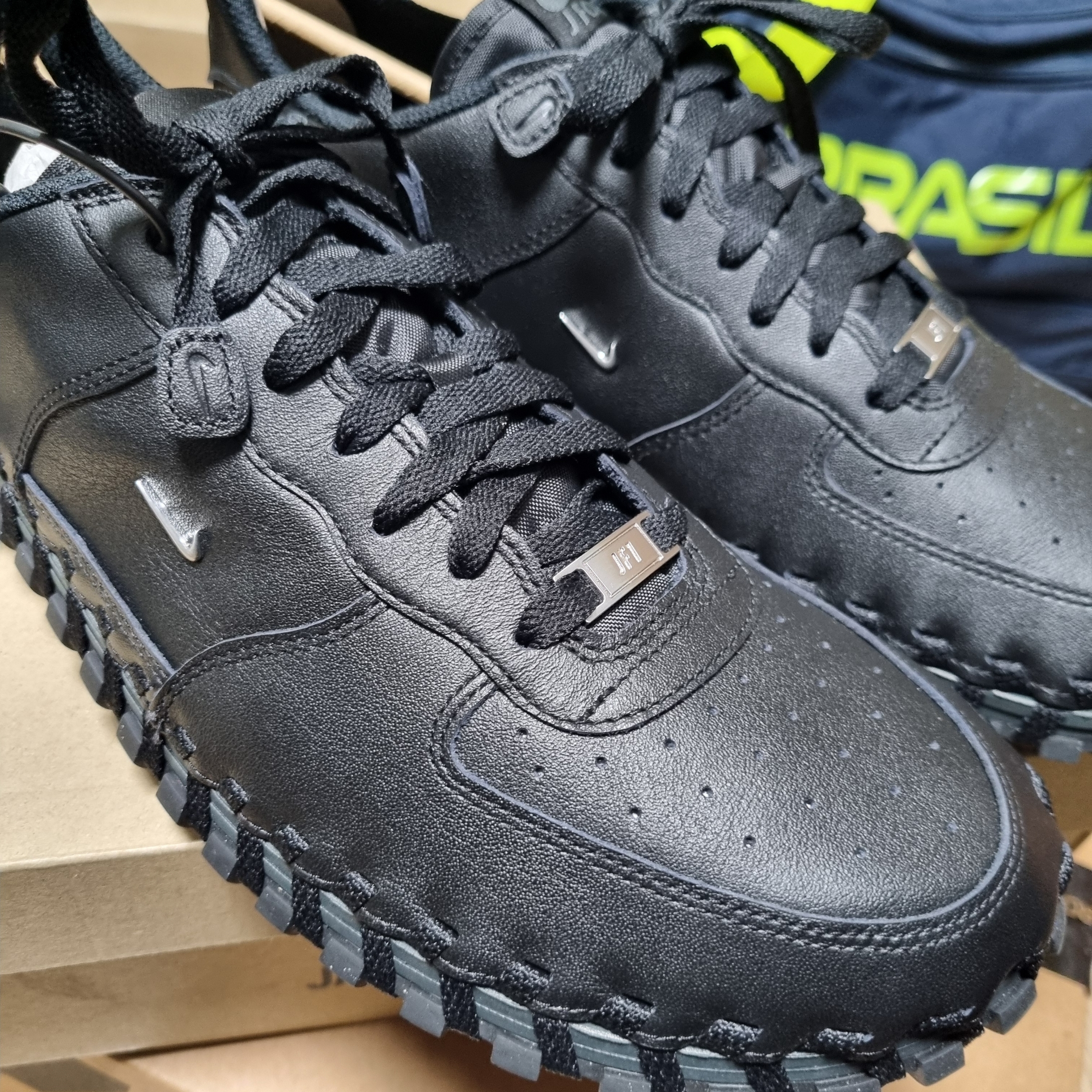 Nike x Jacquemus J Force 1 Low LX SP Black 착용 스타일 - 3