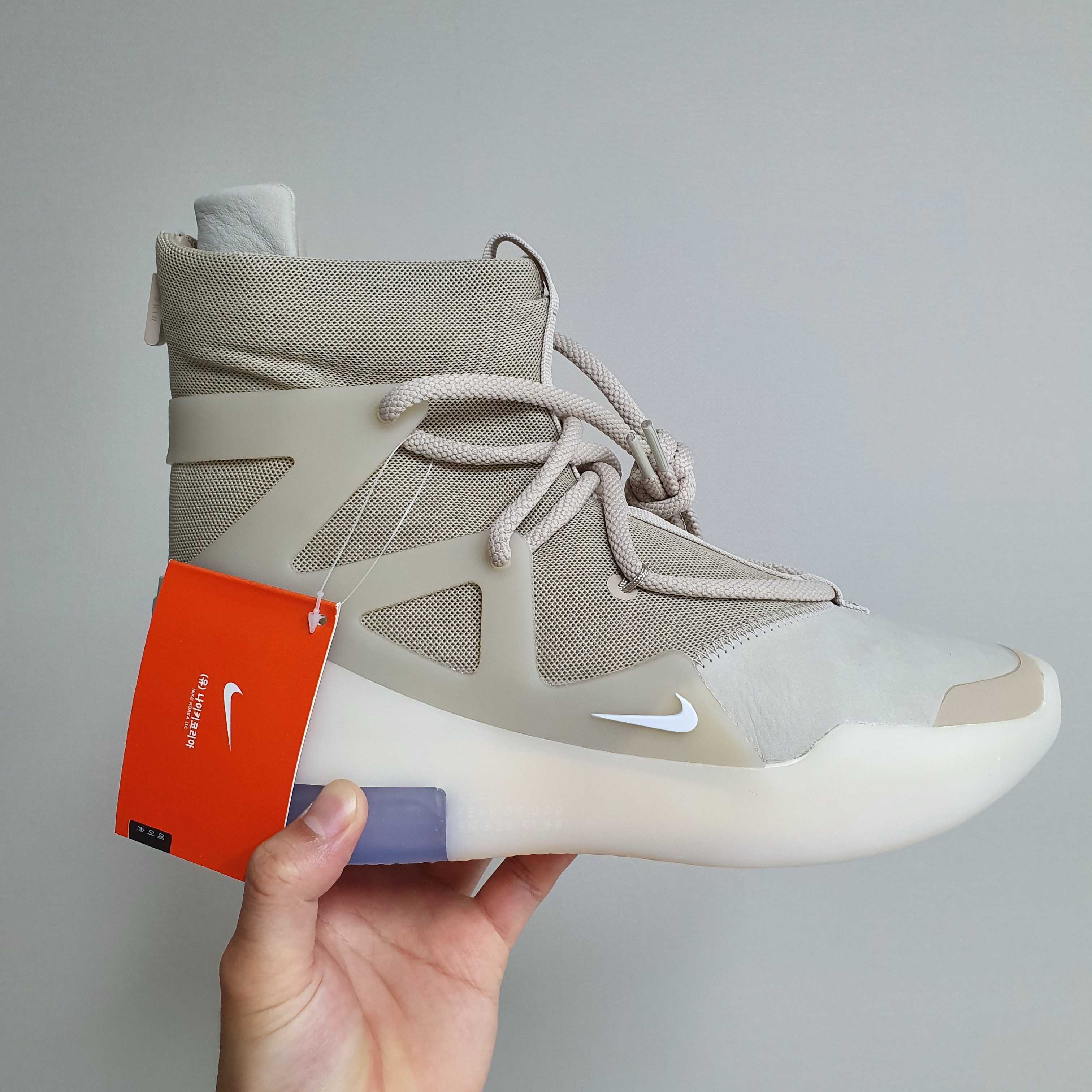 Nike x Fear of God Air Fear of God 1 Oatmeal 착용 스타일