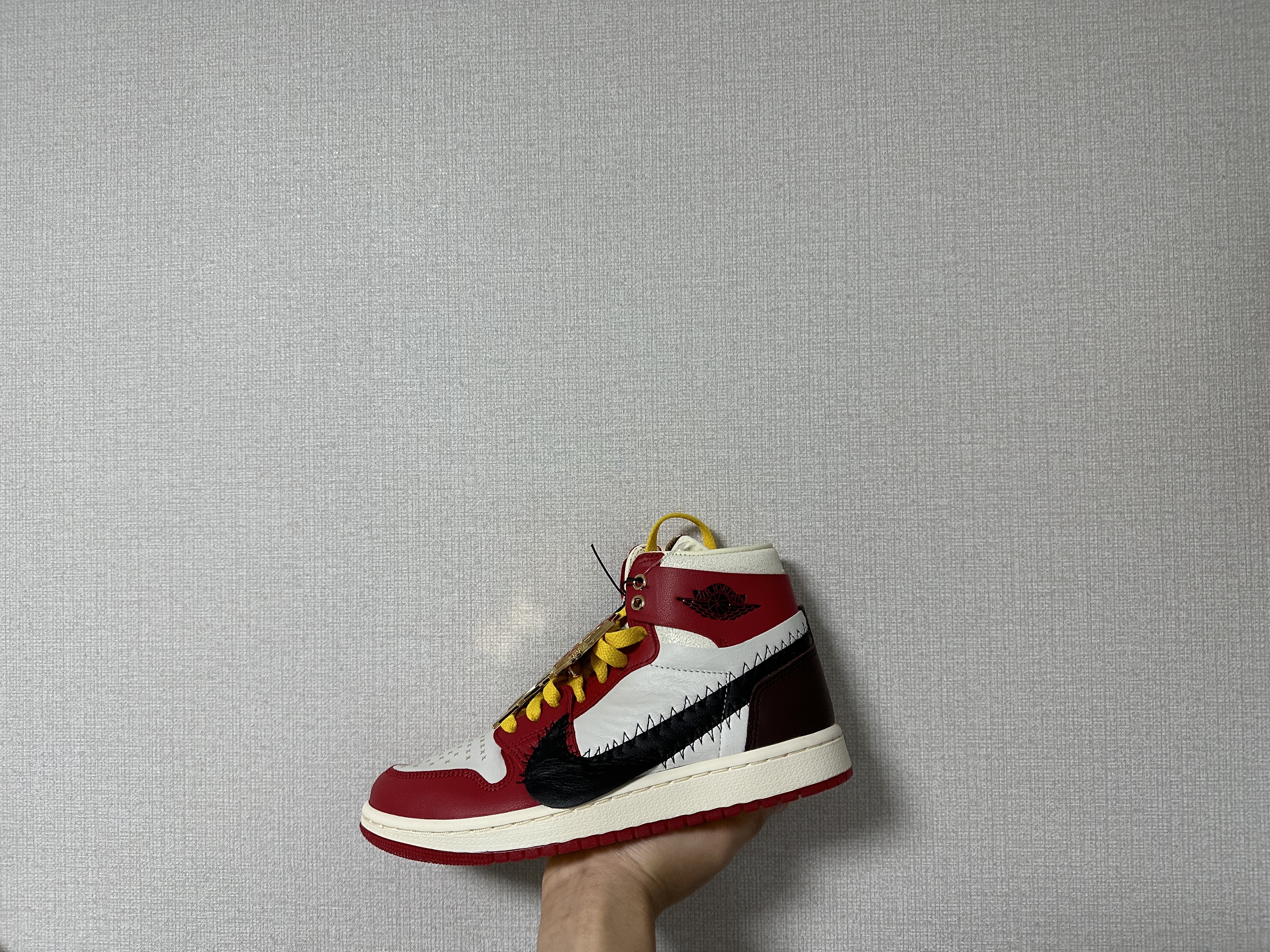 (W) Jordan 1 x Teyana Taylor Zoom CMFT 2 Gym Red 착용 스타일 - 2