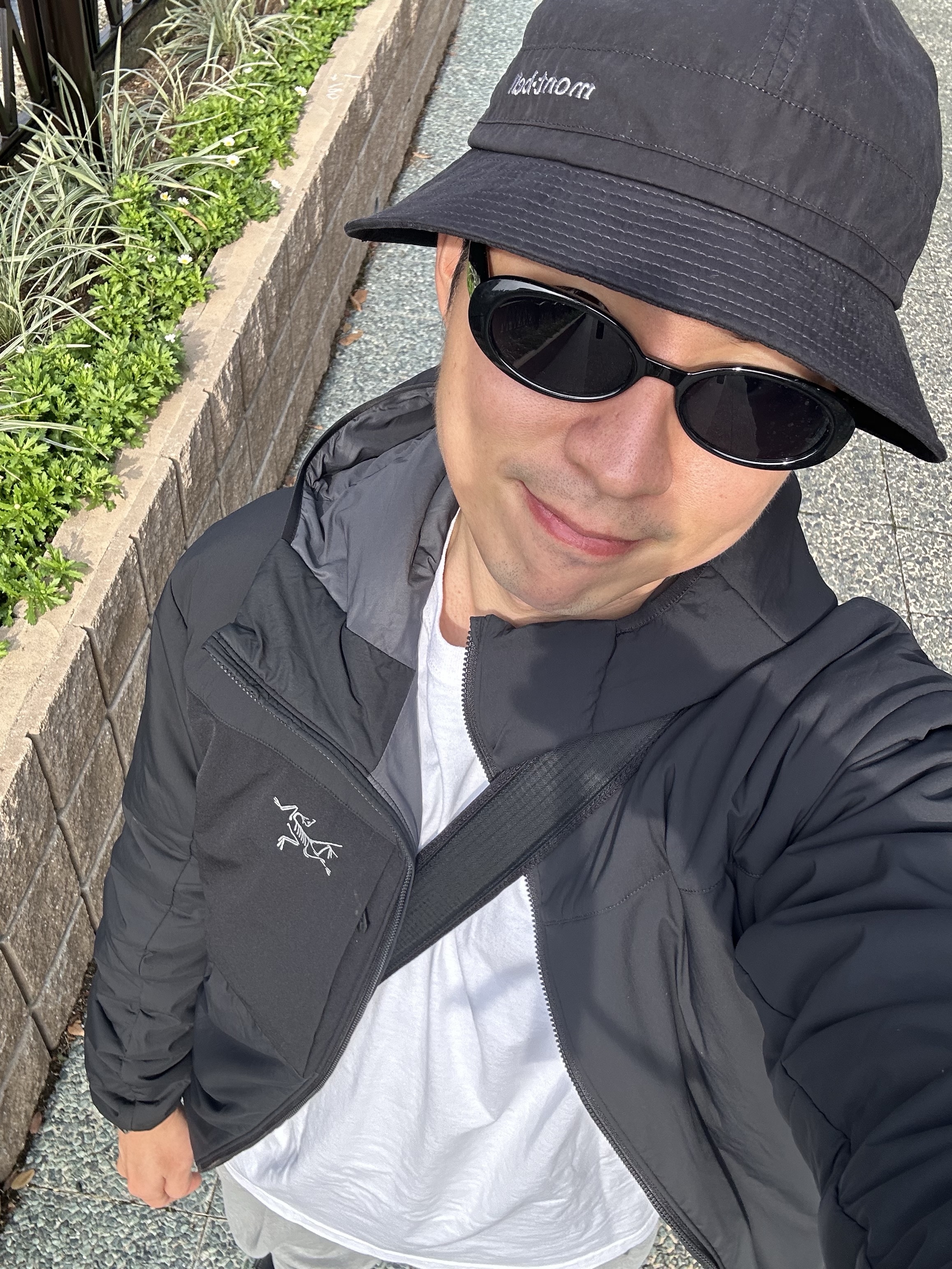 Arc'teryx Proton LT Hoody Black, Reebok Beatnik Core Black 착용 스타일 - 2