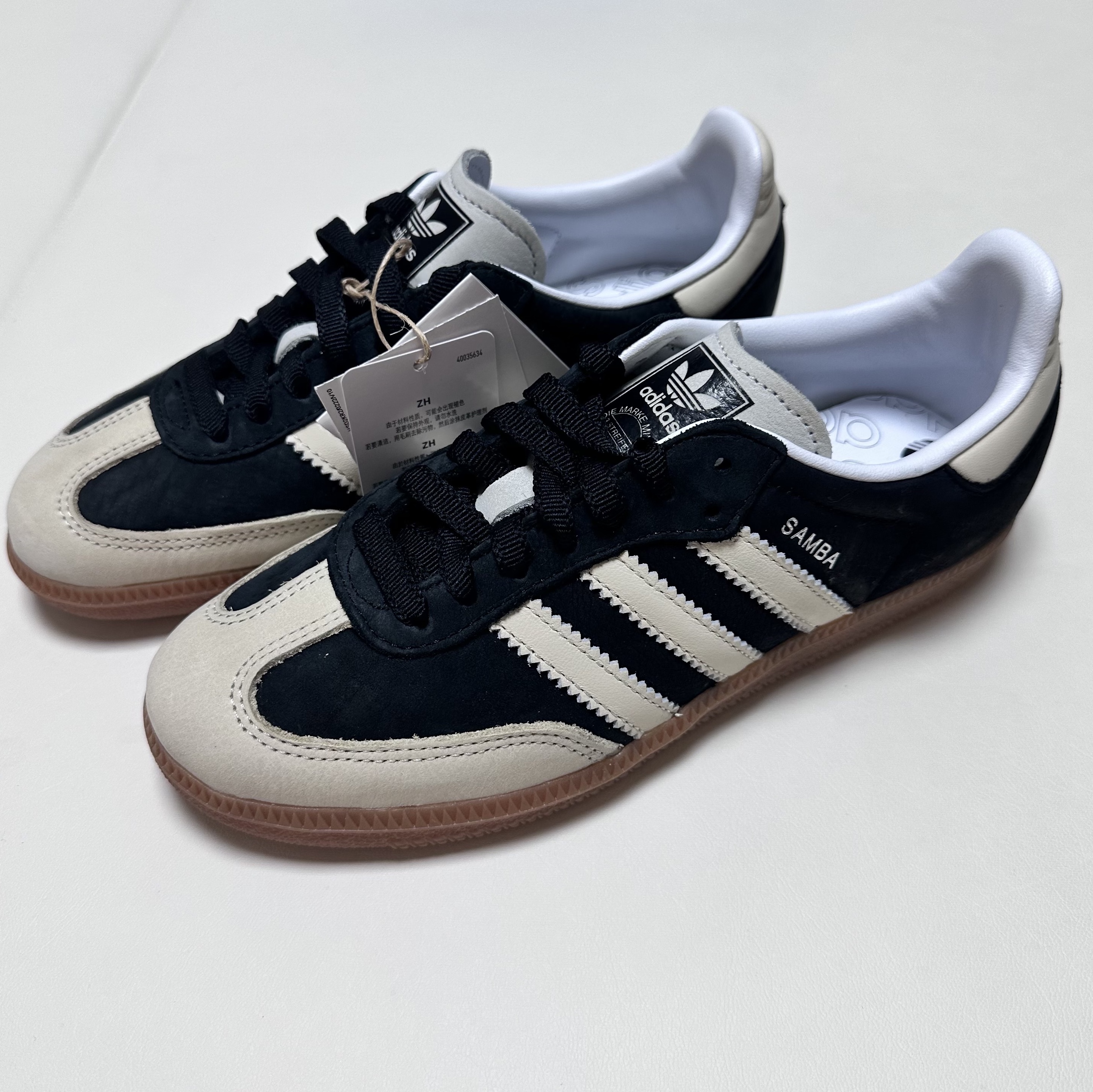 (W) Adidas Samba OG Core Black Wonder White 착용 스타일 - 1