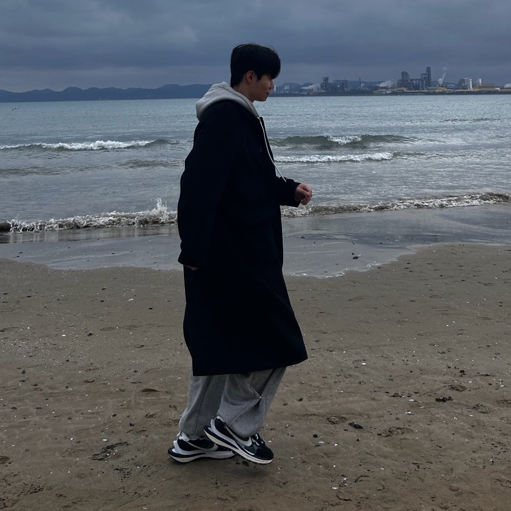 Nike x Sacai VaporWaffle Black White, Nike NRG Solo Swoosh Full Zip Hoodie Dark Grey Heather - Asia 착용 스타일