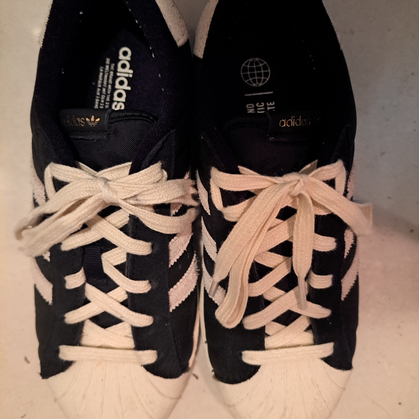 Adidas Superstar 82 Black White 착용 스타일