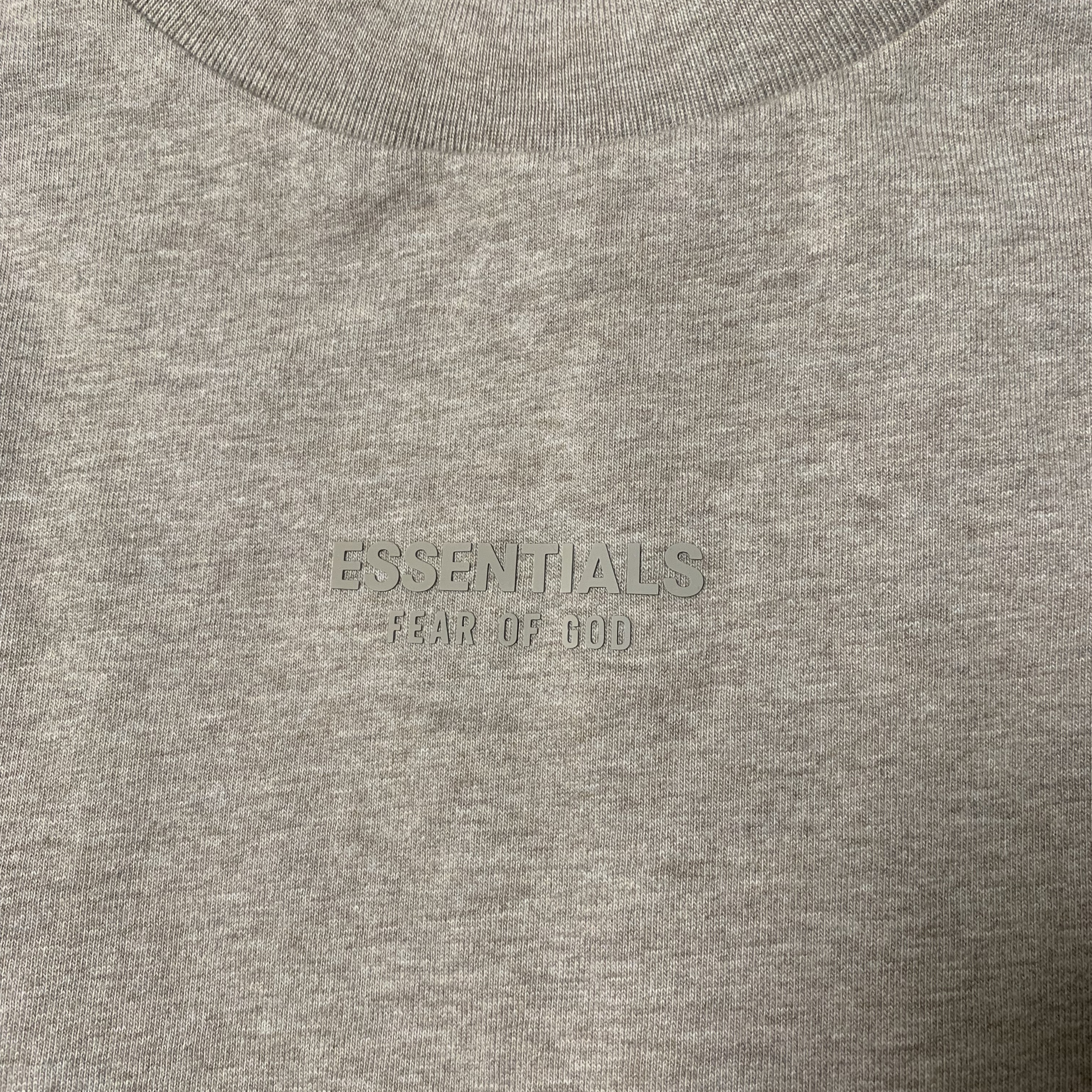 Essentials T-Shirt Core Heather - 23FW 착용 스타일