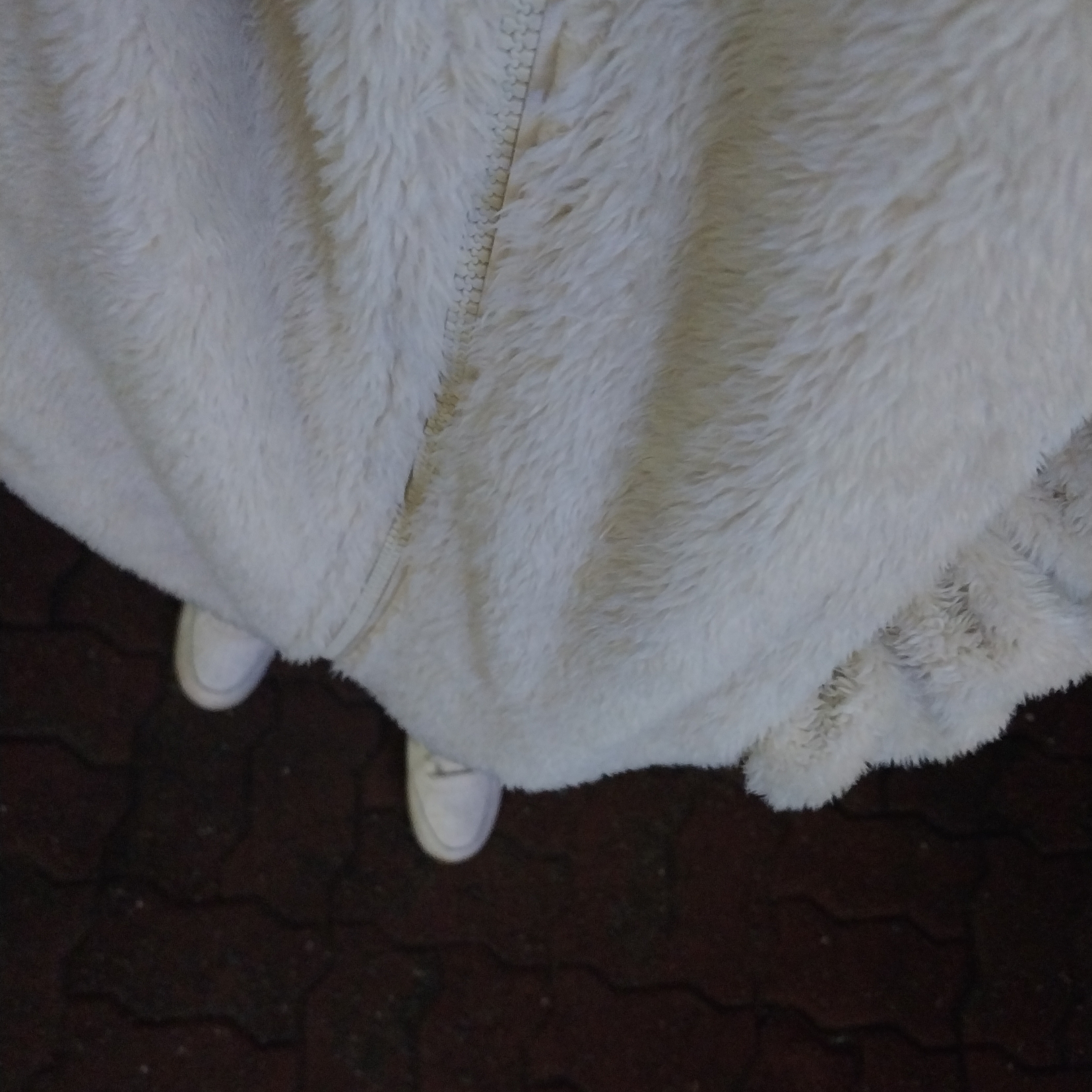 Spao Basic Fur Fleece Zip Up Light Beige, Nike Air Force 1 '07 White Black 착용 스타일