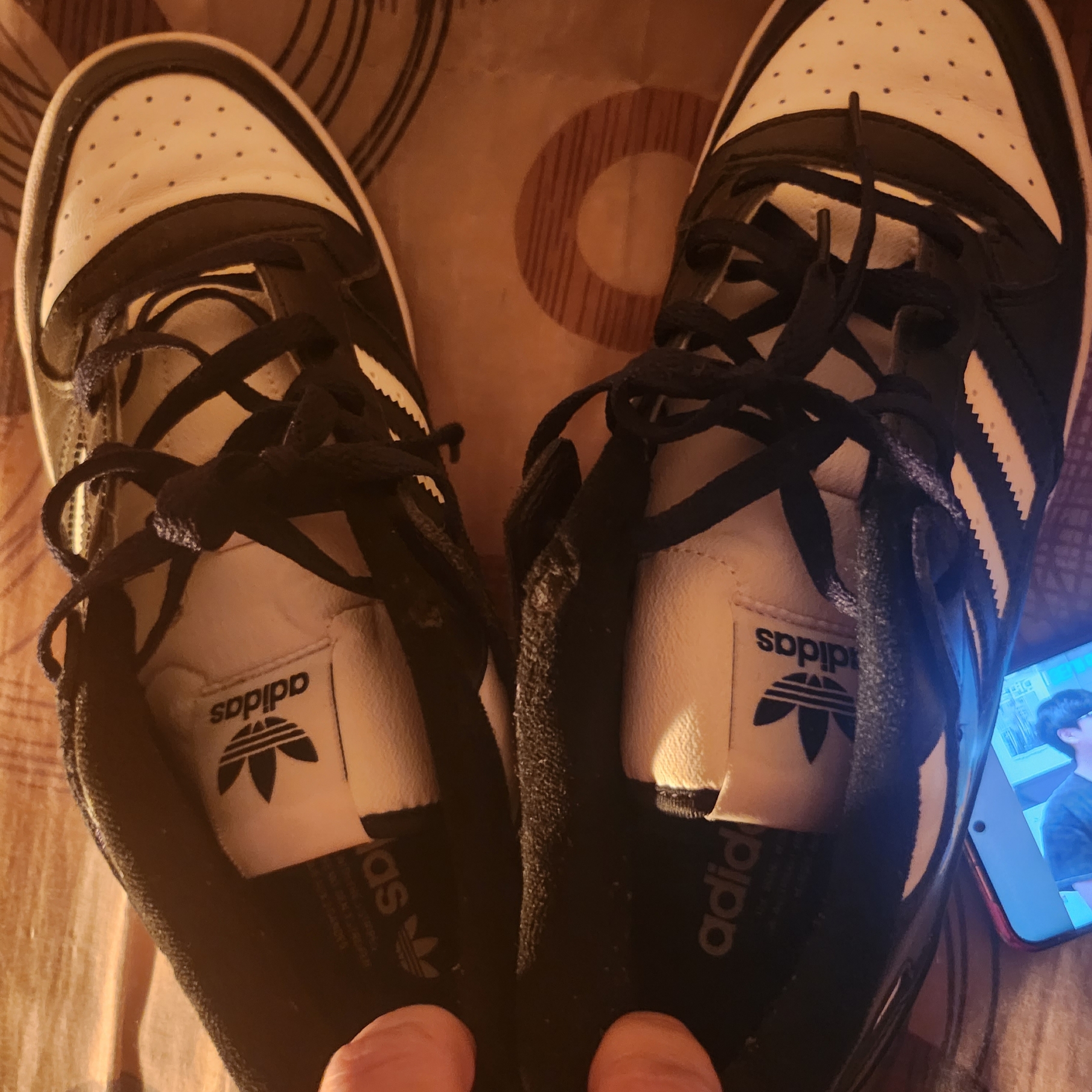 Adidas Forum Low Core Black Cloud White 착용 스타일