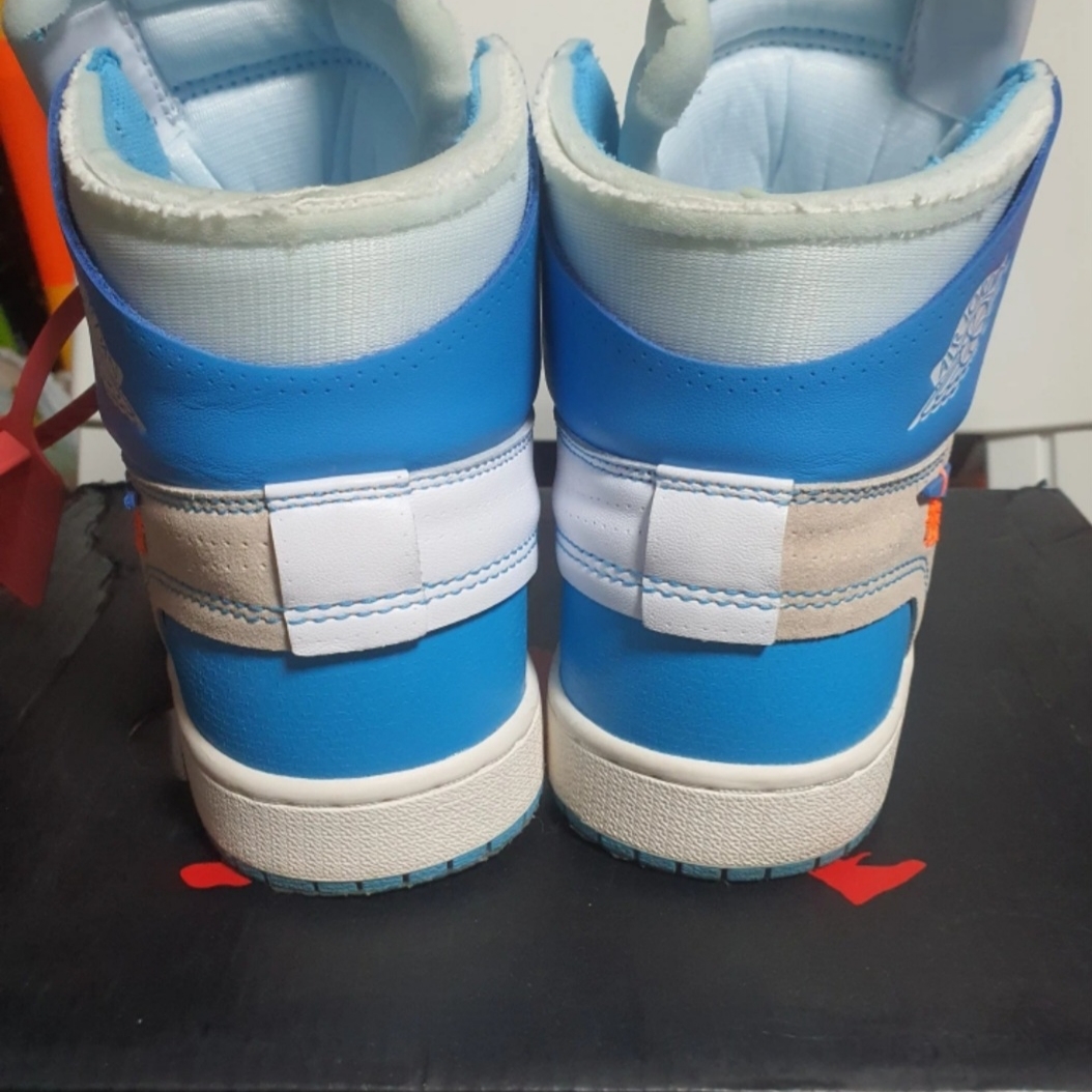 Jordan 1 x Off-White Retro High University Blue 착용 스타일 - 2