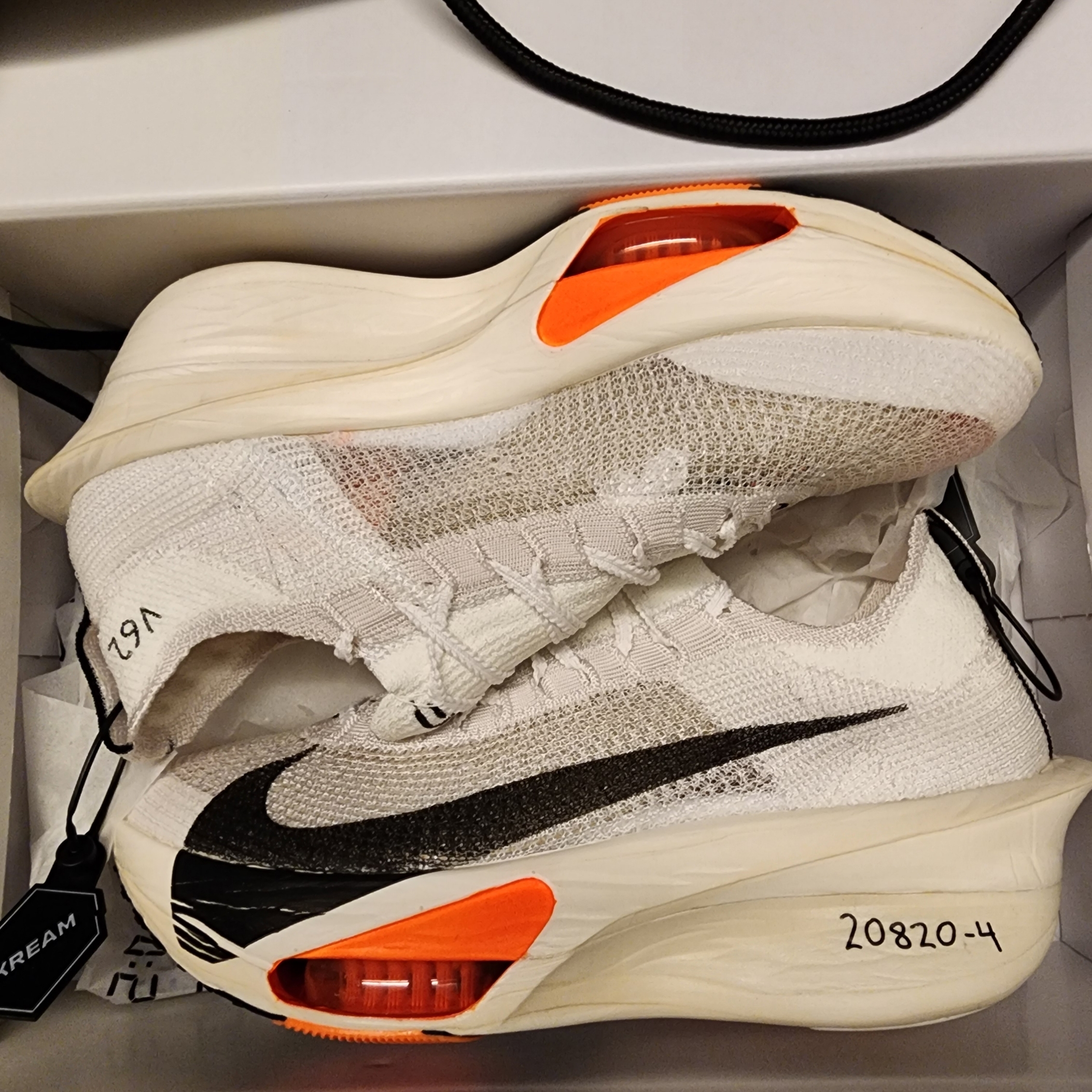 Nike Air Zoom Alphafly Next% 3 Proto White Total Orange 착용 스타일 - 2