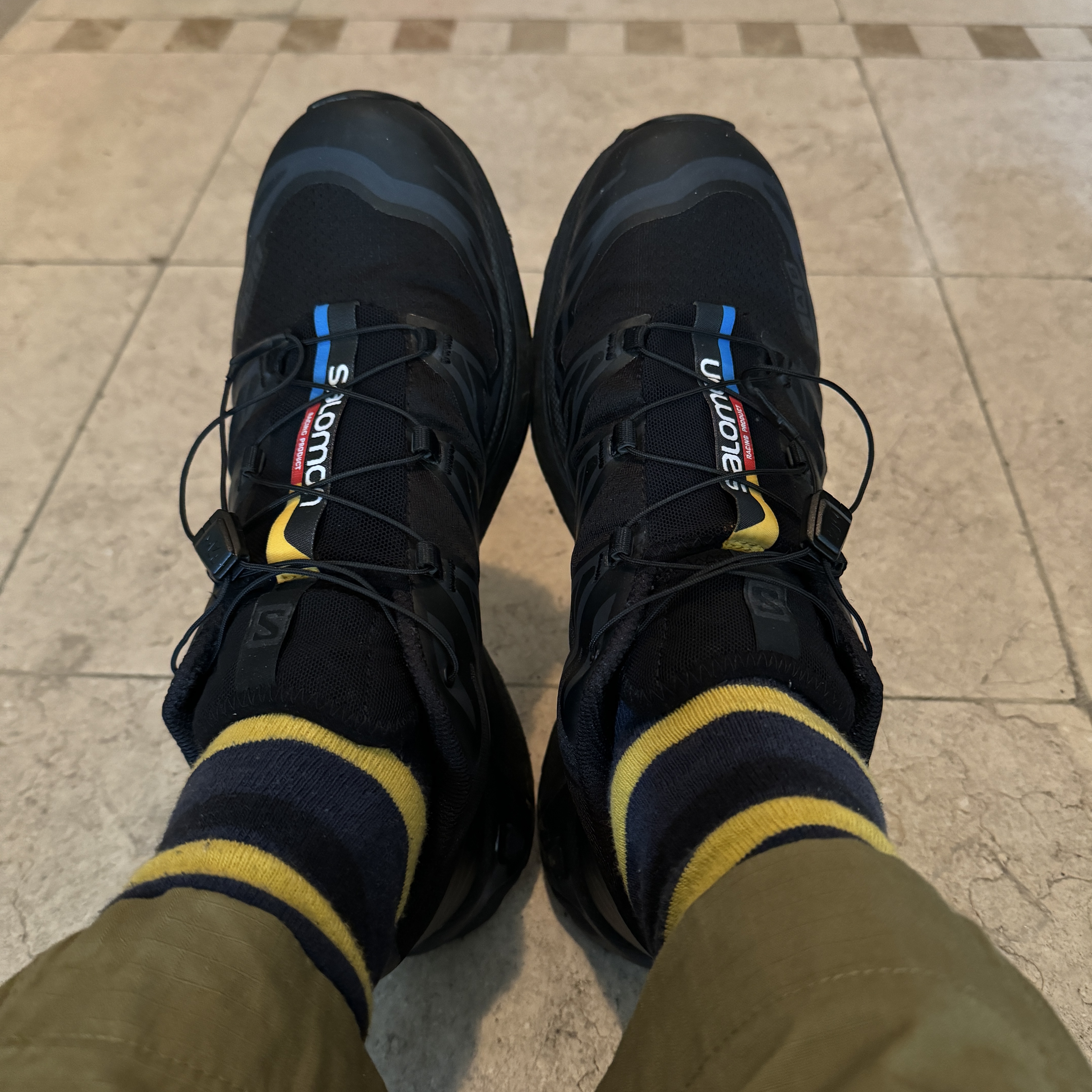 Salomon XT-6 Gore-Tex Black Ebony 착용 스타일